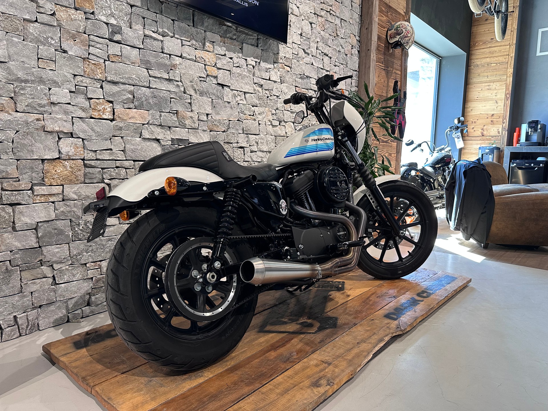 HARLEY-DAVIDSON XL1200NS-showroom-element-2
