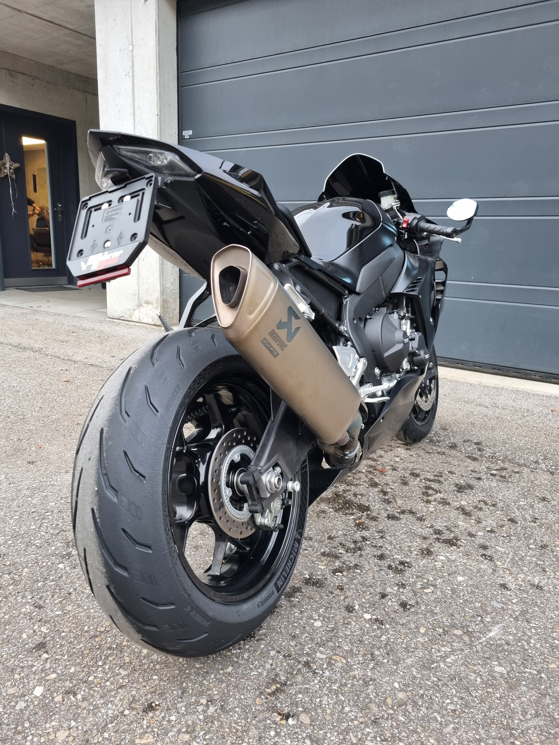 HONDA CBR 1000 RR-R-showroom-element-2