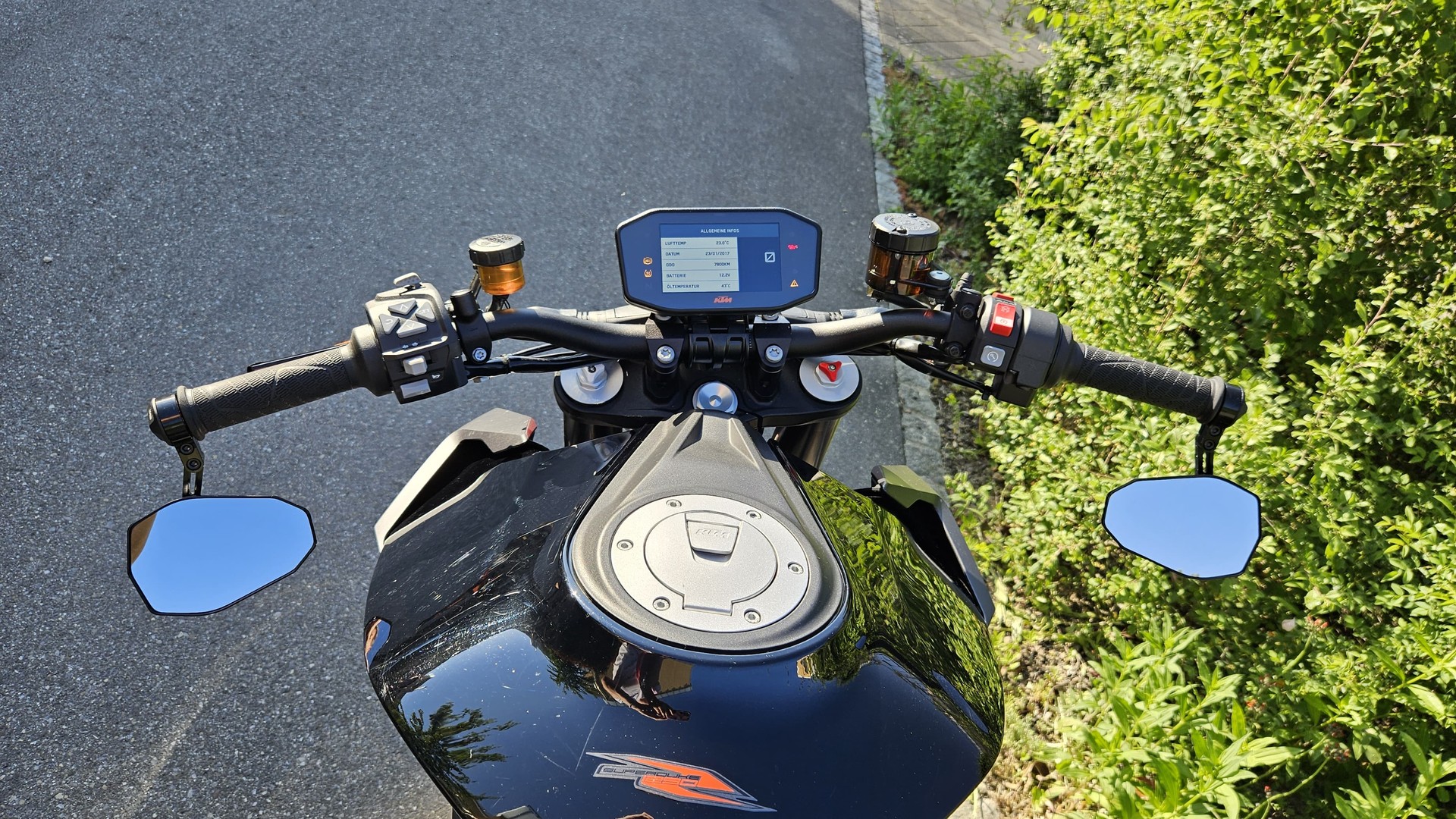 KTM 1290 Super Duke R-image-8