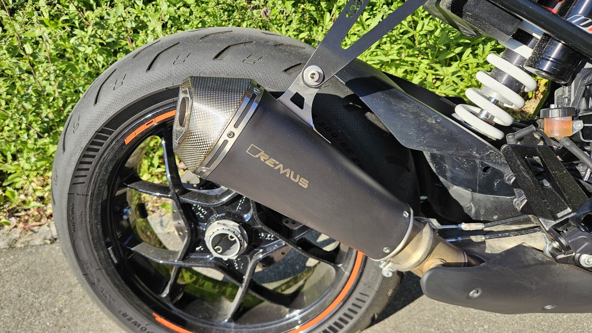 KTM 1290 Super Duke R-image-10