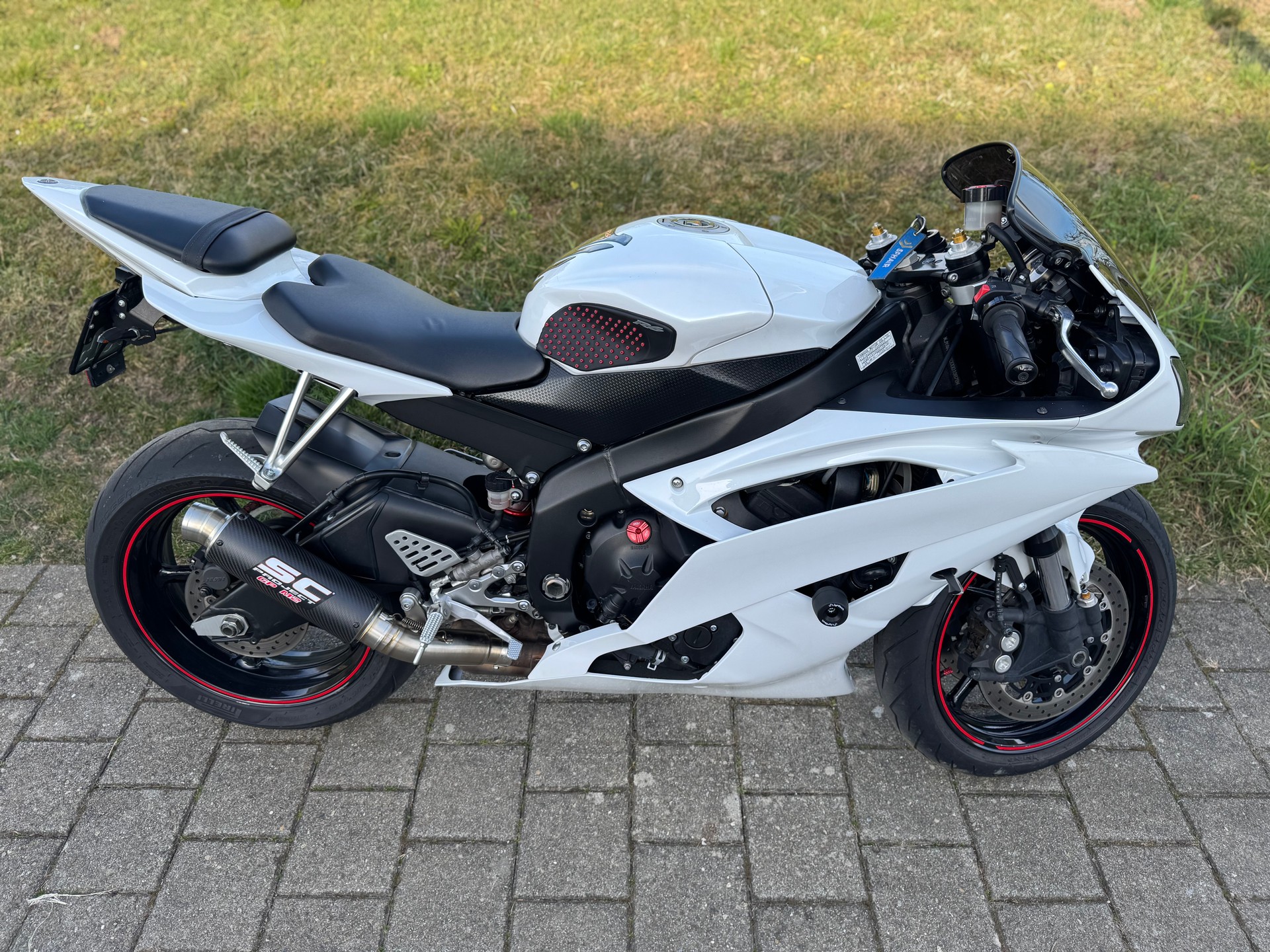 YAMAHA YZF-R6-image-4