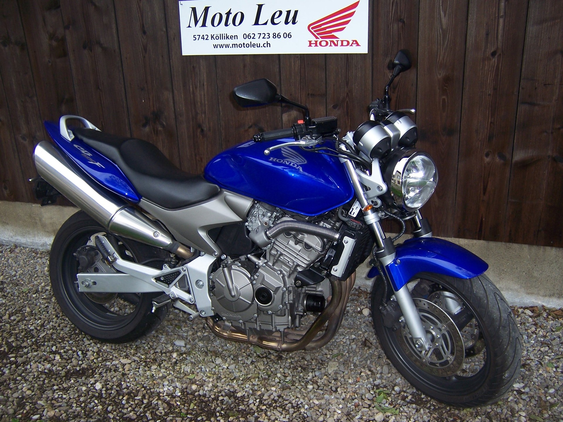 HONDA CB 600 F Hornet-showroom-element-1