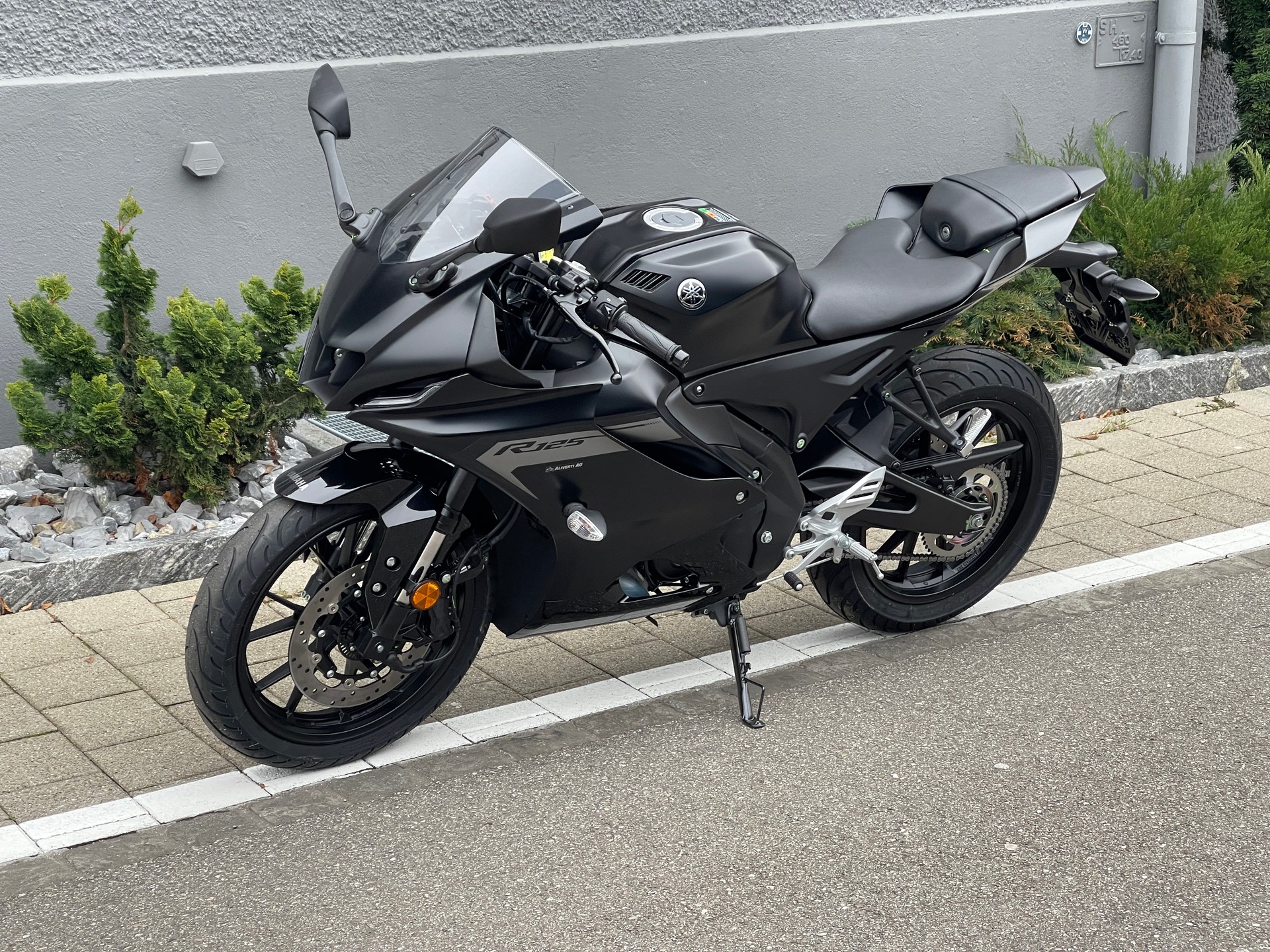 YAMAHA R125 2025