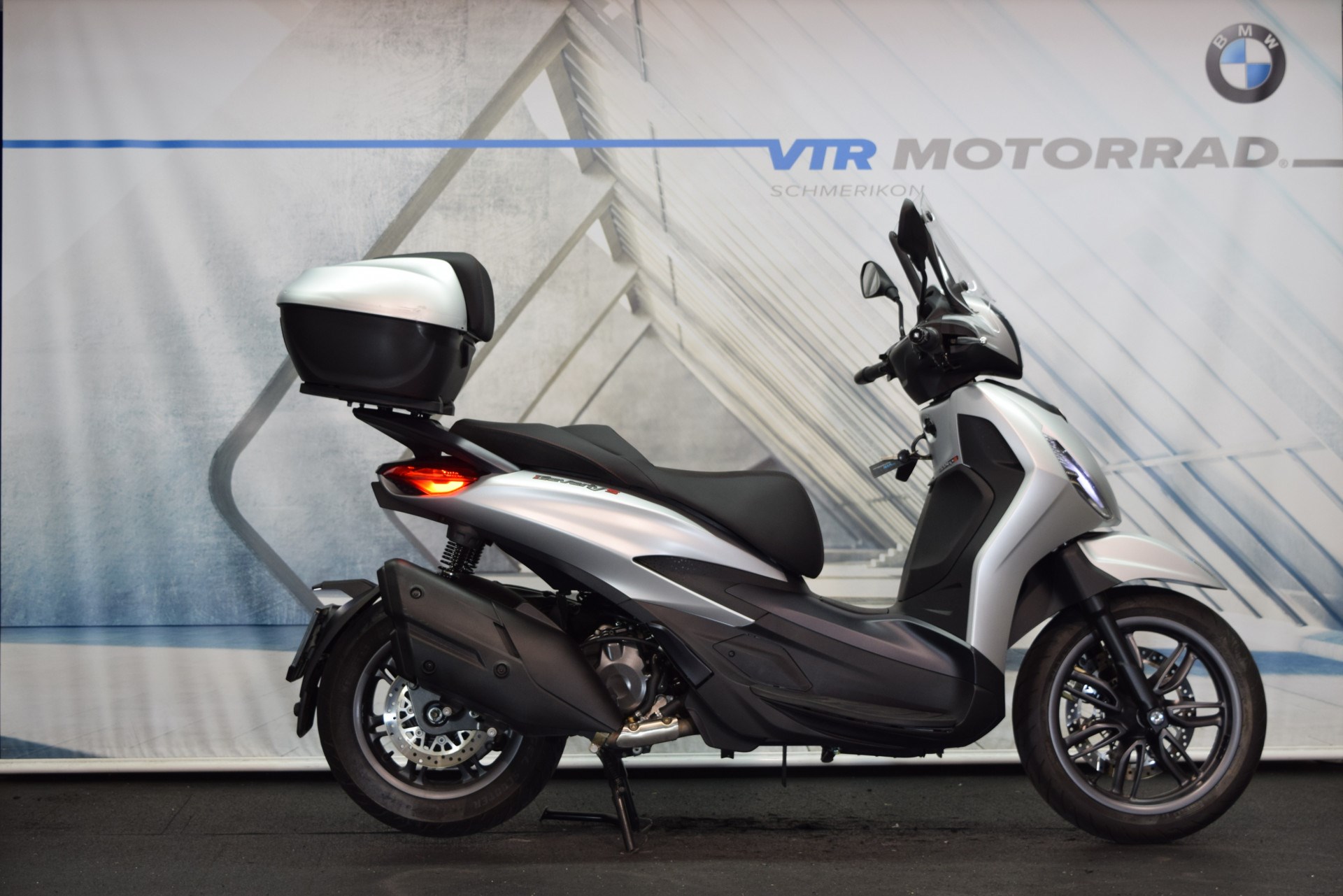 PIAGGIO Beverly 400 HPE Sport inkl. Topcase-showroom-element-1