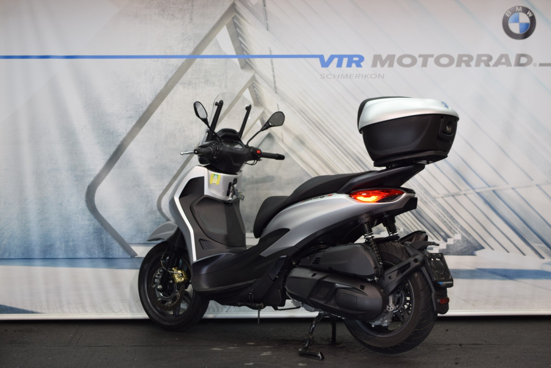 PIAGGIO Beverly 400 HPE Sport inkl. Topcase-showroom-element-3