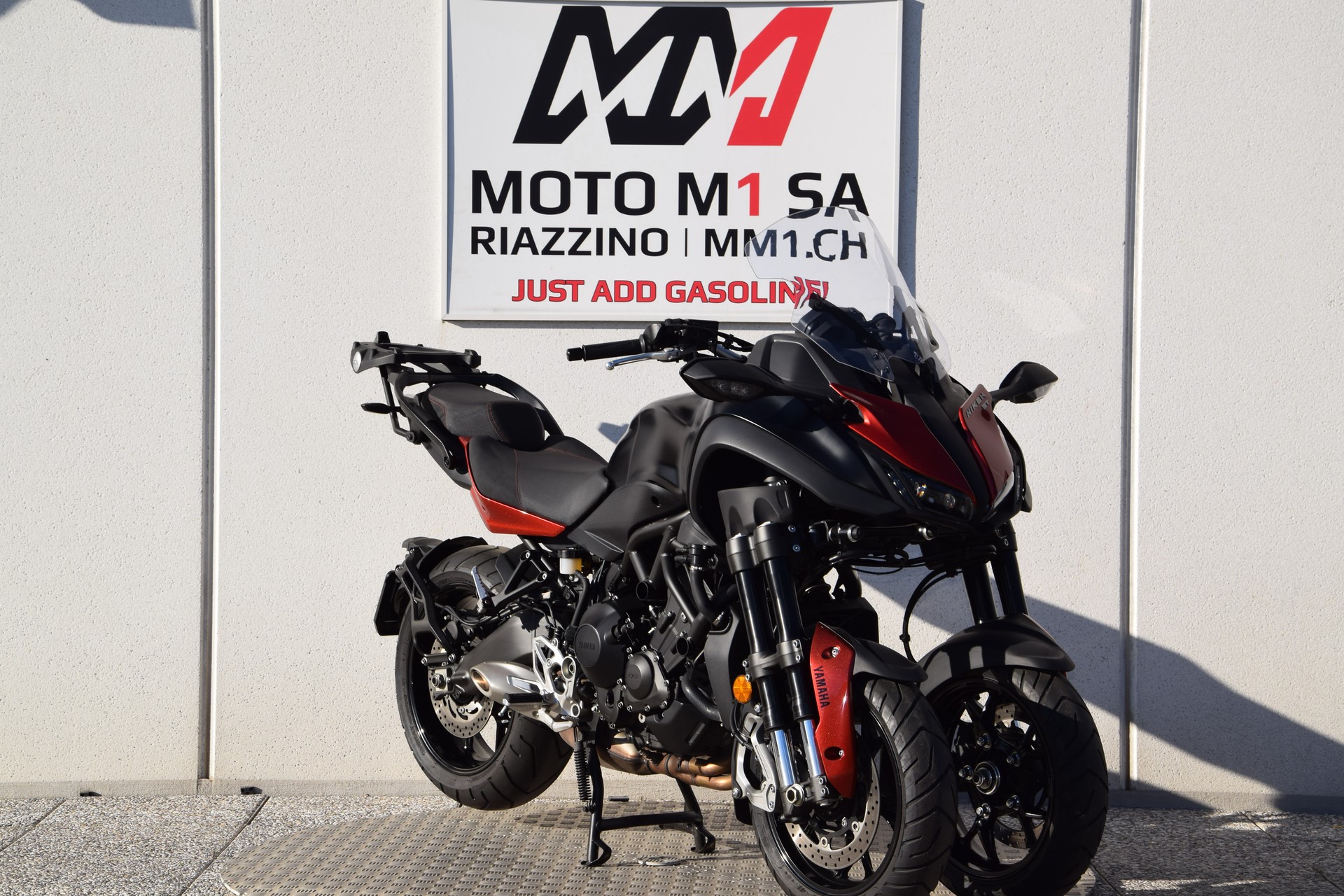 YAMAHA Niken GT-showroom-element-1