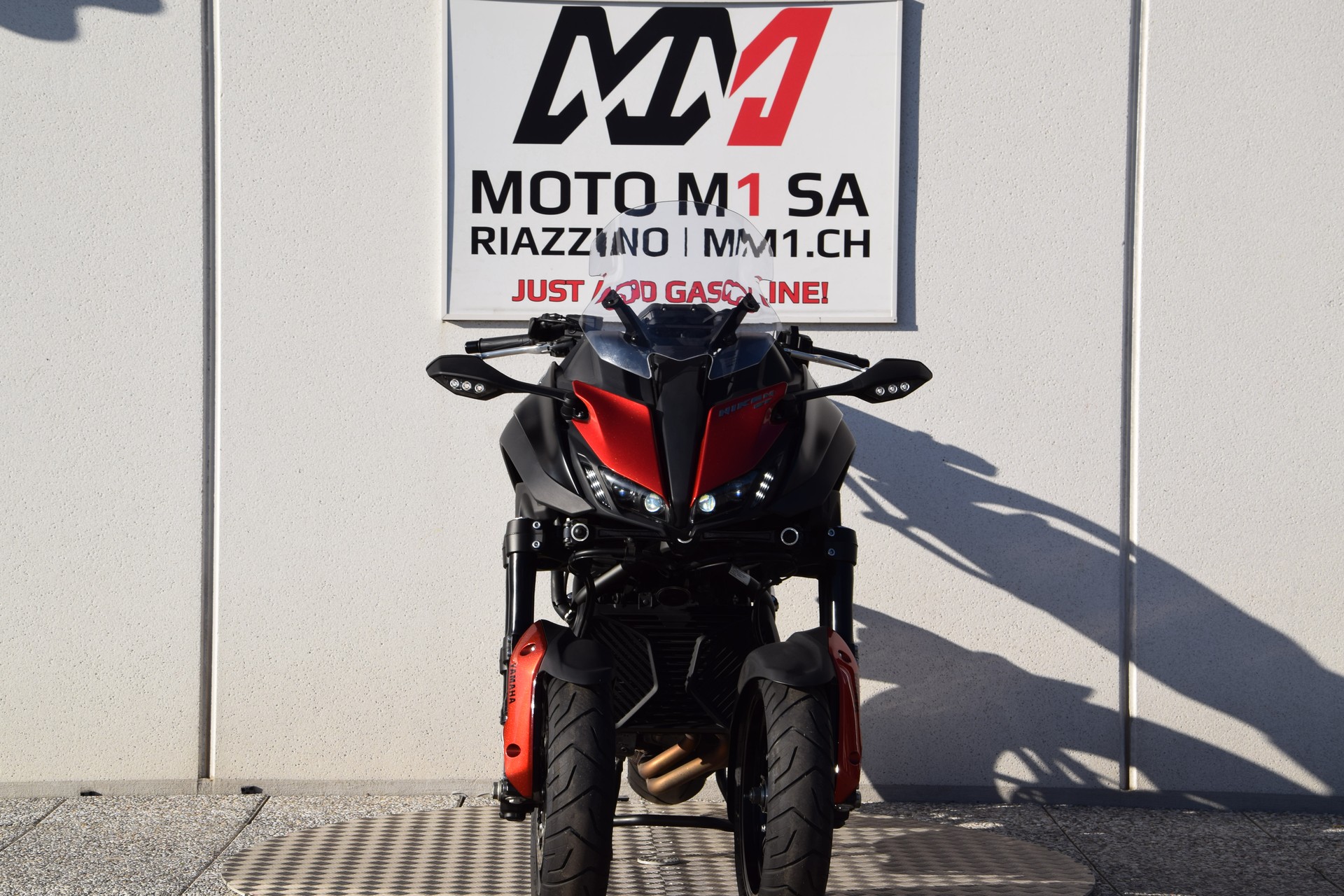 YAMAHA Niken GT-showroom-element-2