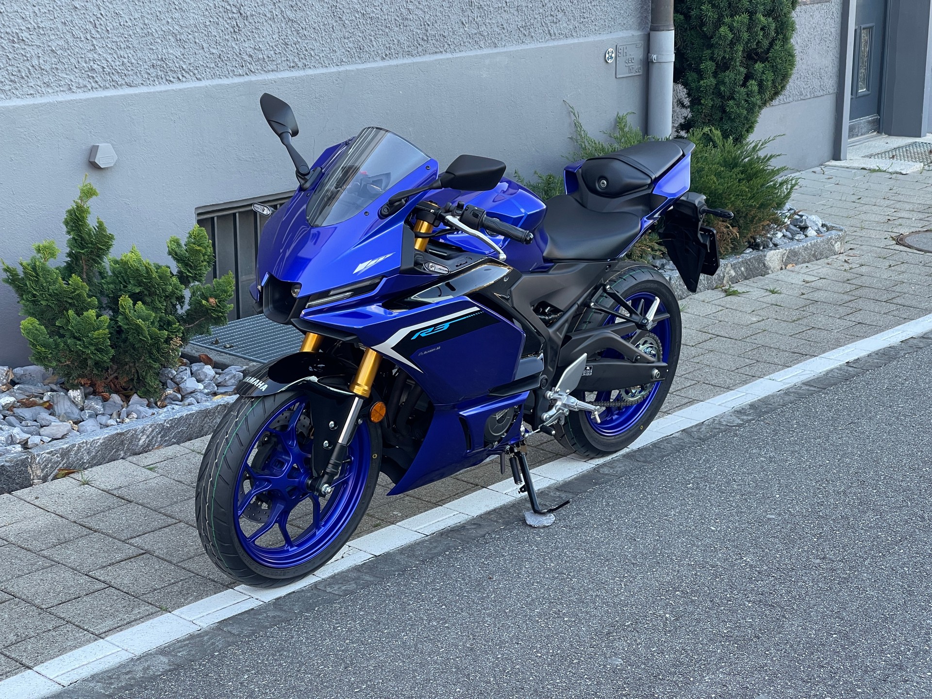 YAMAHA YZF-R3