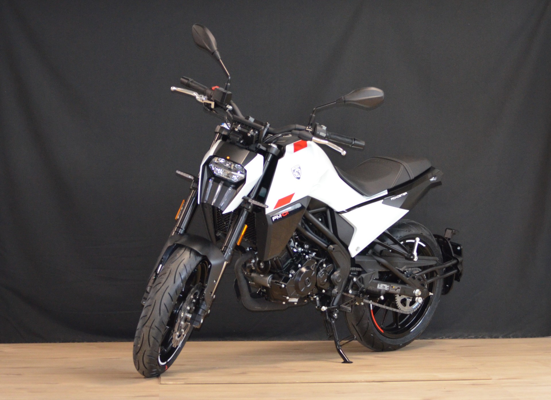 PEUGEOT PM-01-showroom-element-1
