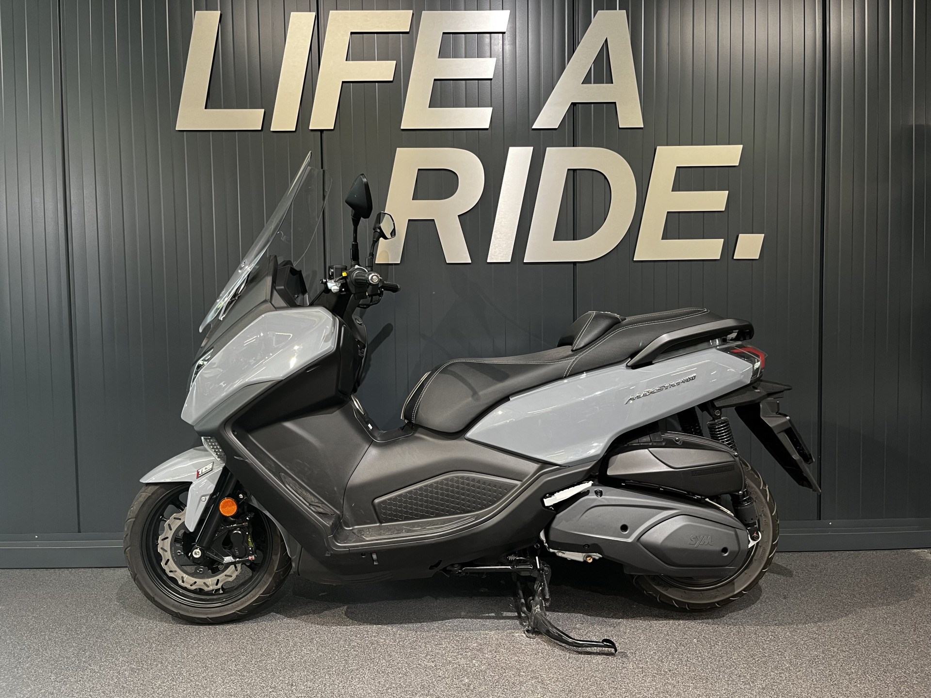 SYM Maxsym 400-showroom-element-2