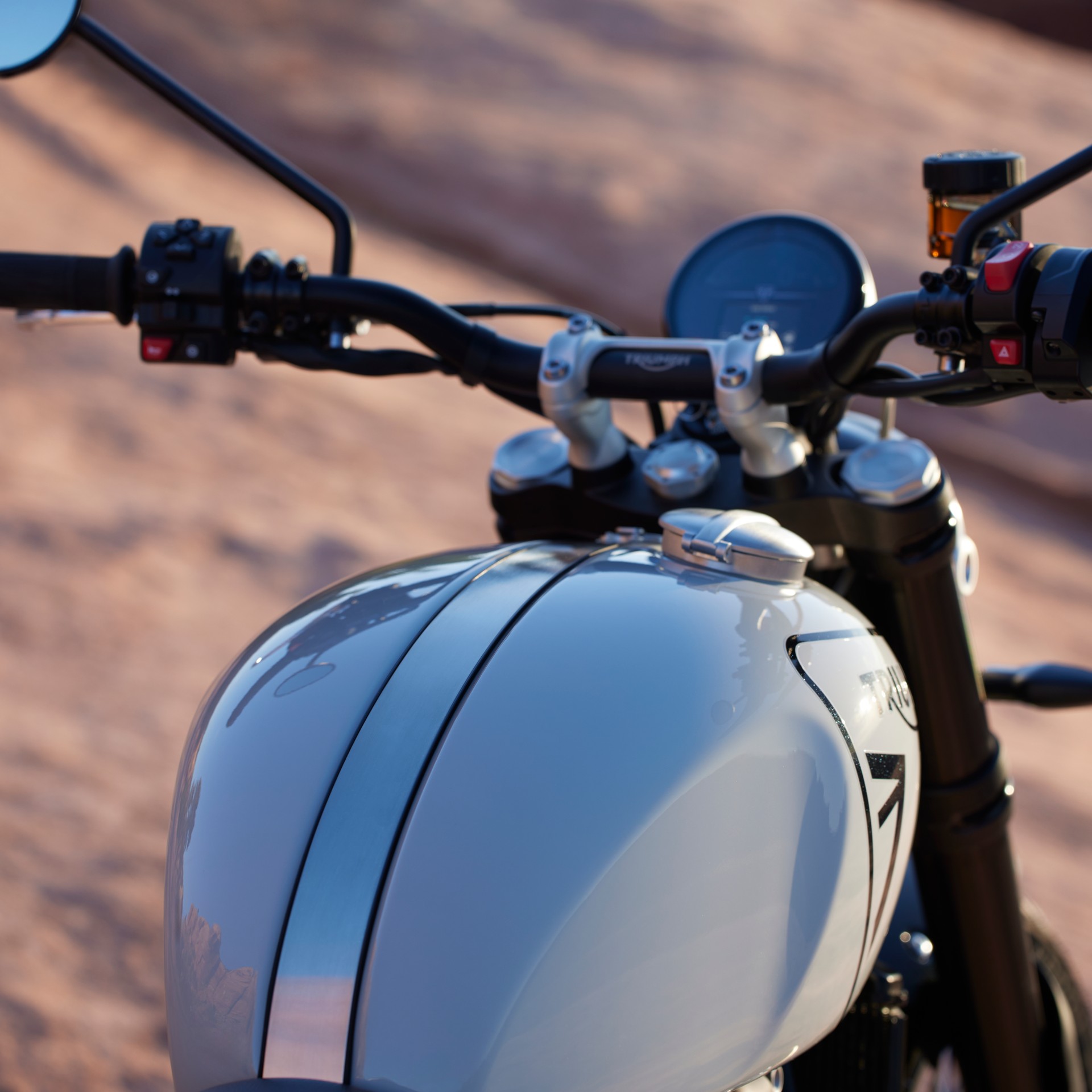 TRIUMPH Scrambler 1200 X-showroom-element-2