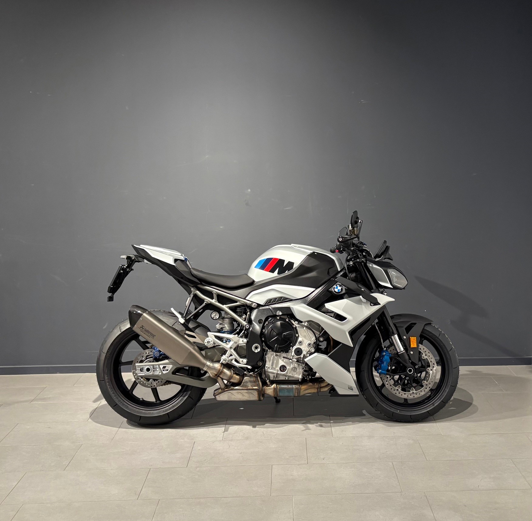 BMW M 1000 R