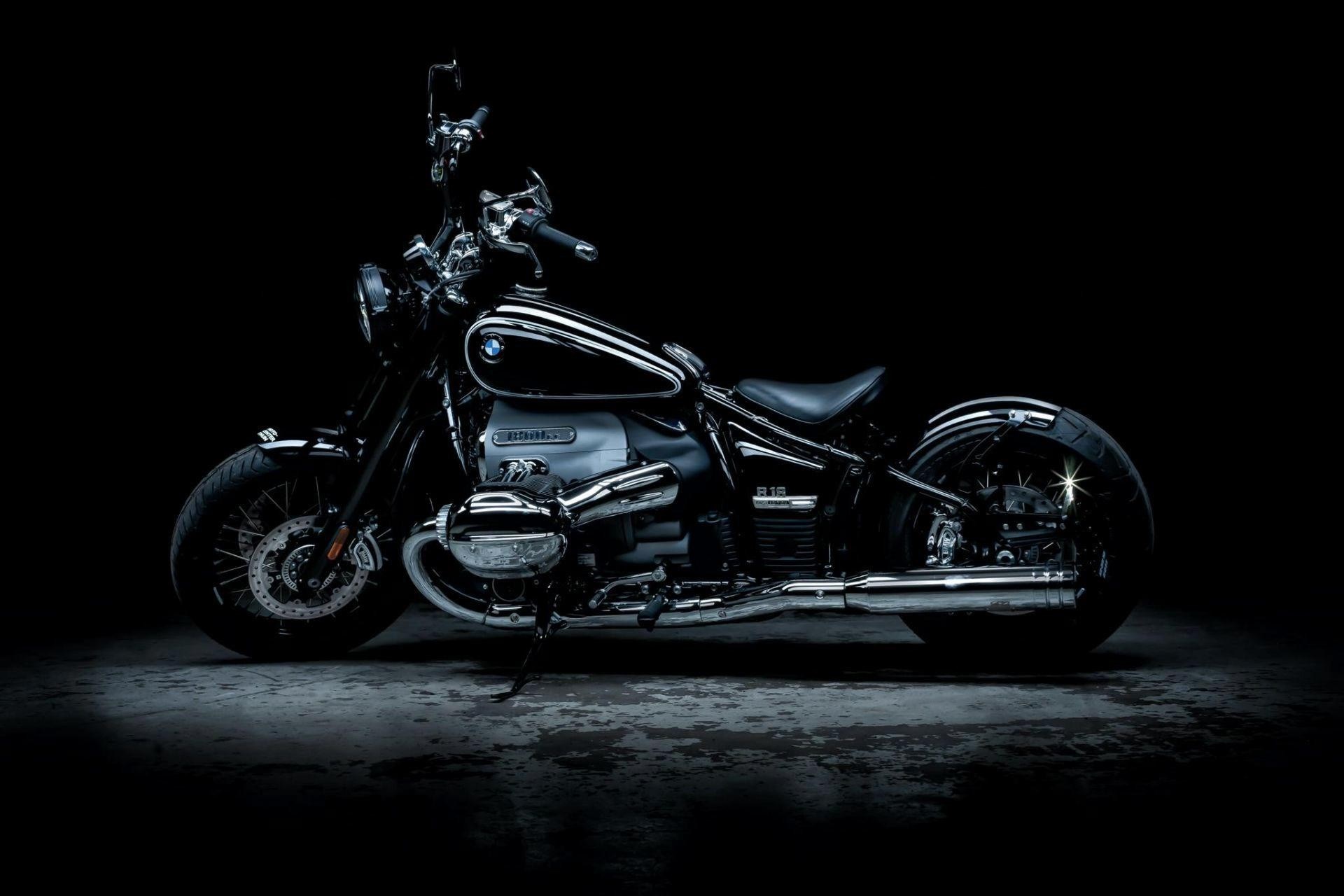 BMW R 18 "Bobber"-showroom-element-1