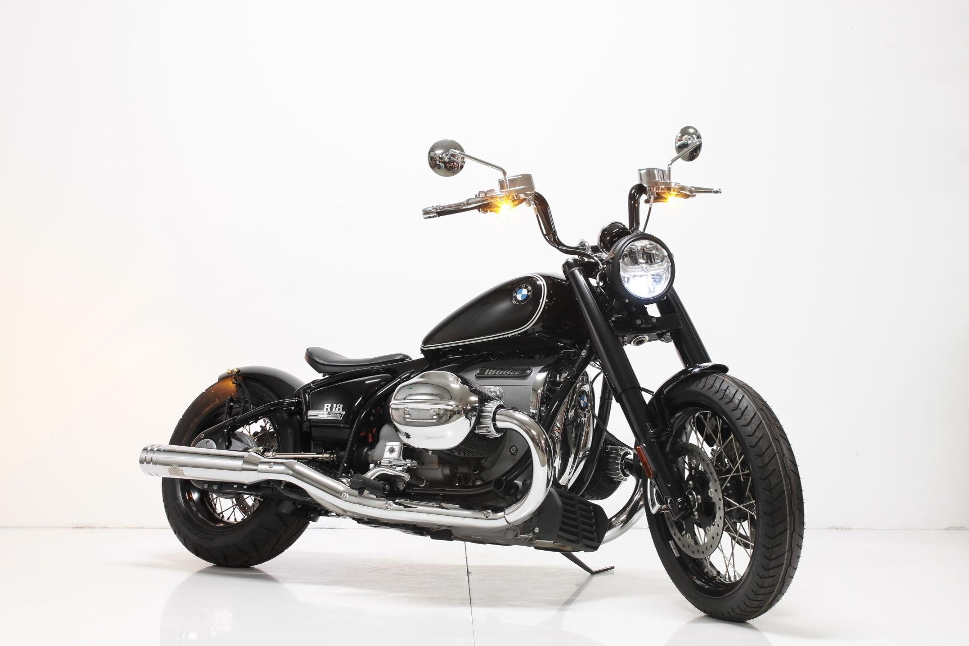 BMW R 18 "Bobber"-showroom-element-2