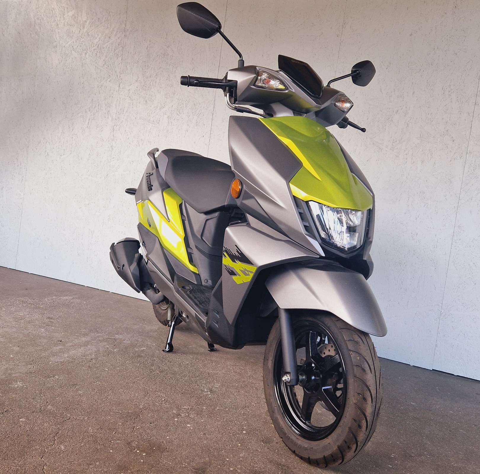 SUZUKI UN 125 Avenis-image-0