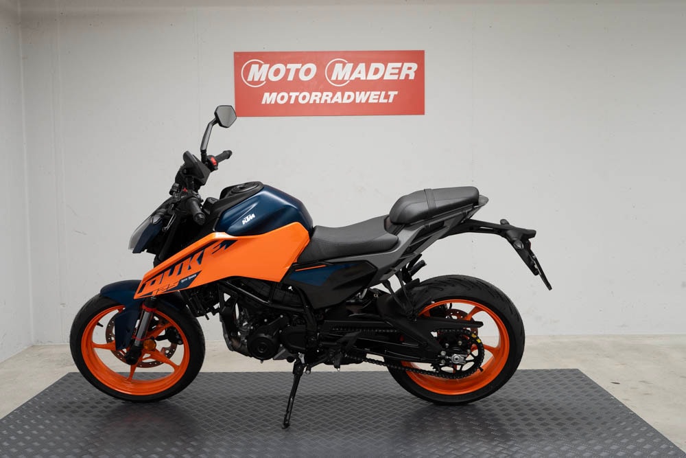 KTM 125 Duke-showroom-element-2