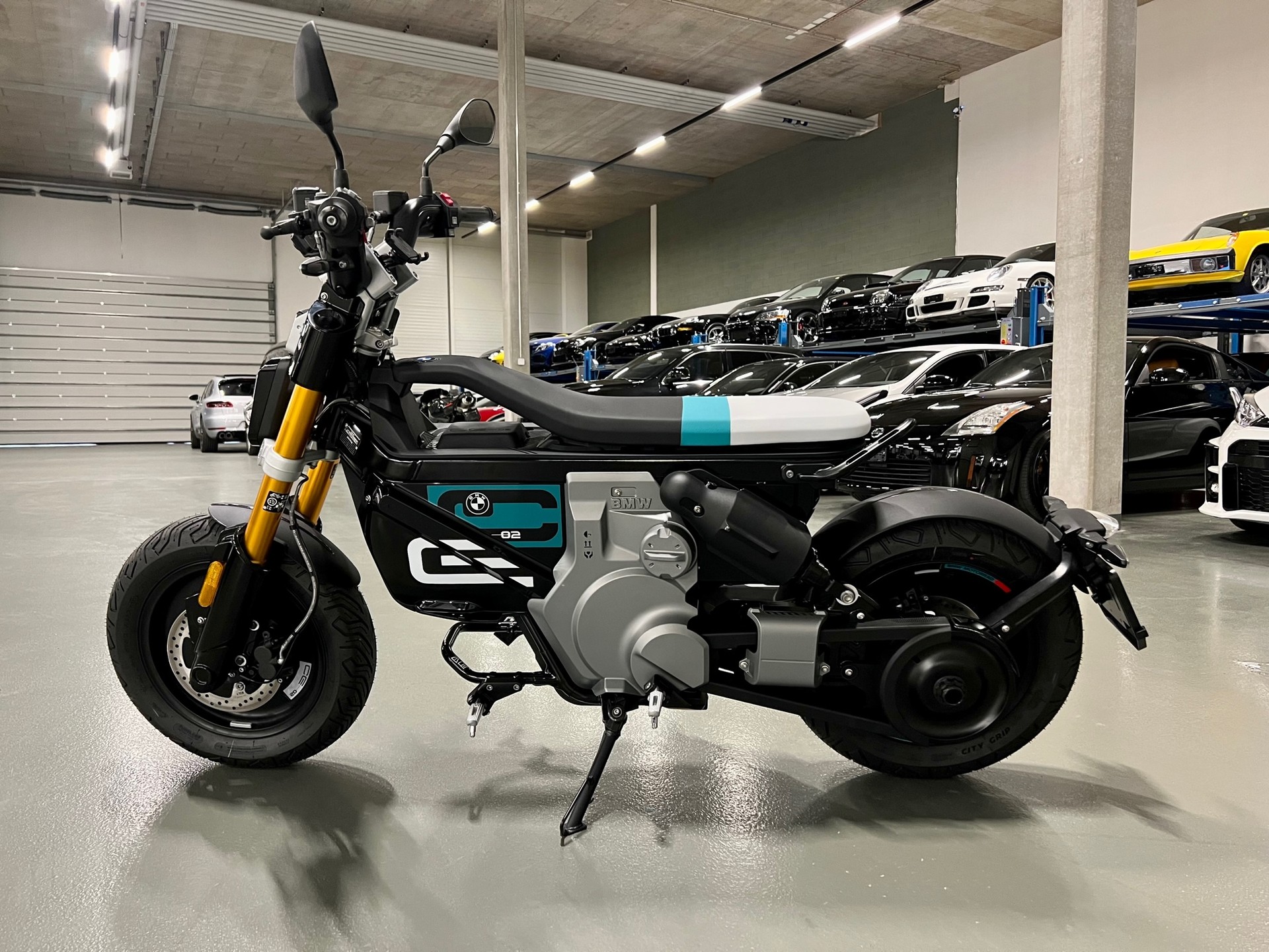 BMW CE 02-image-3