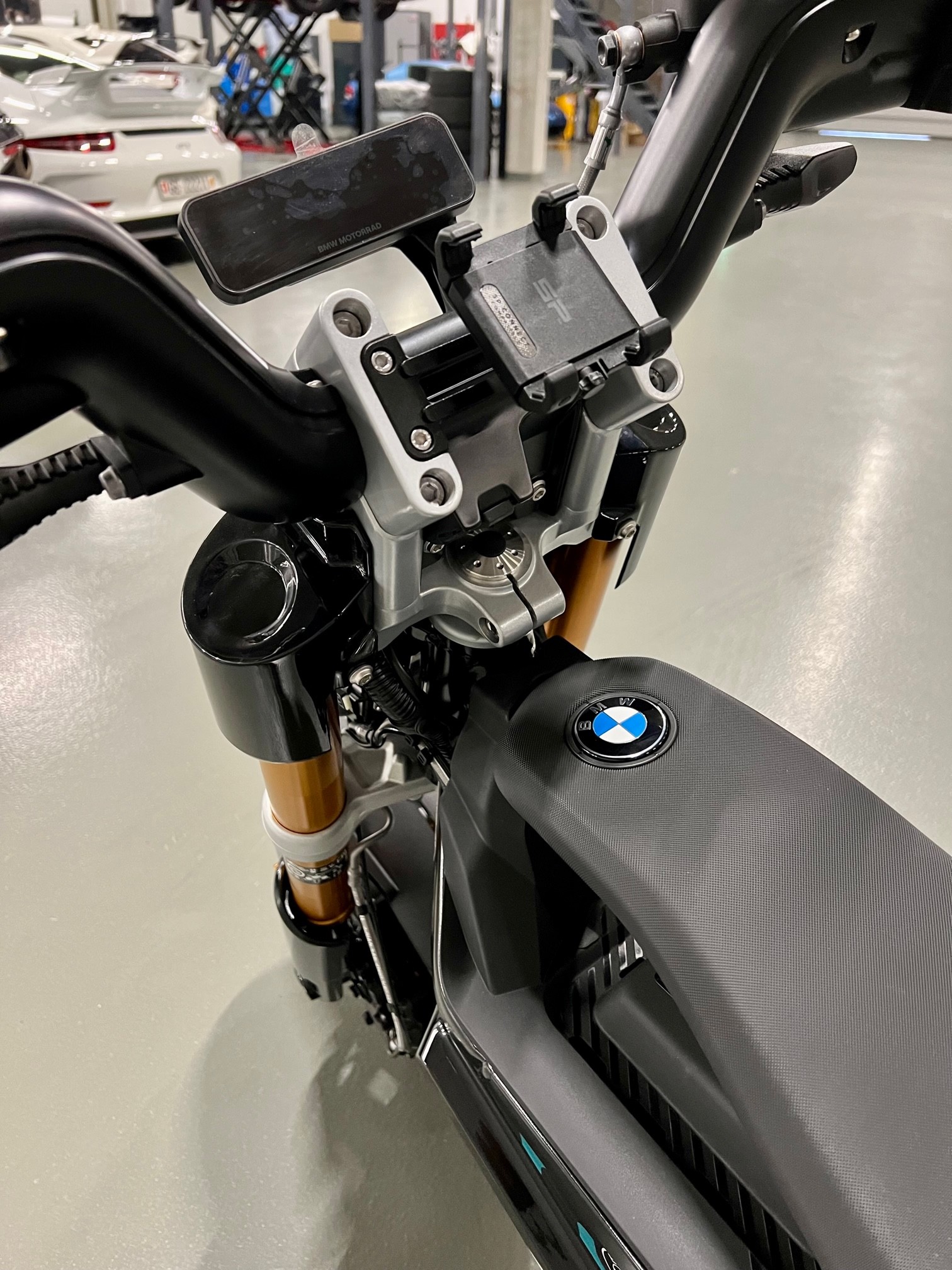 BMW CE 02-image-8