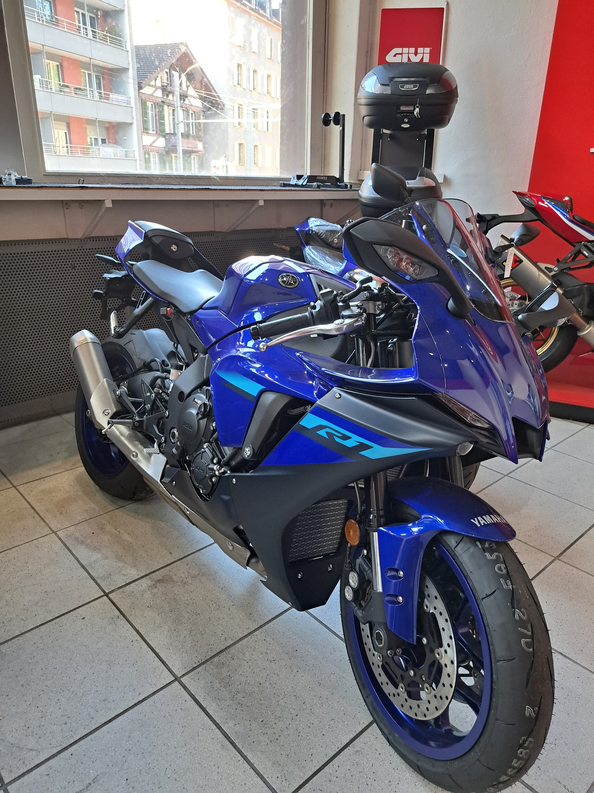 YAMAHA YZF-R1 ABS