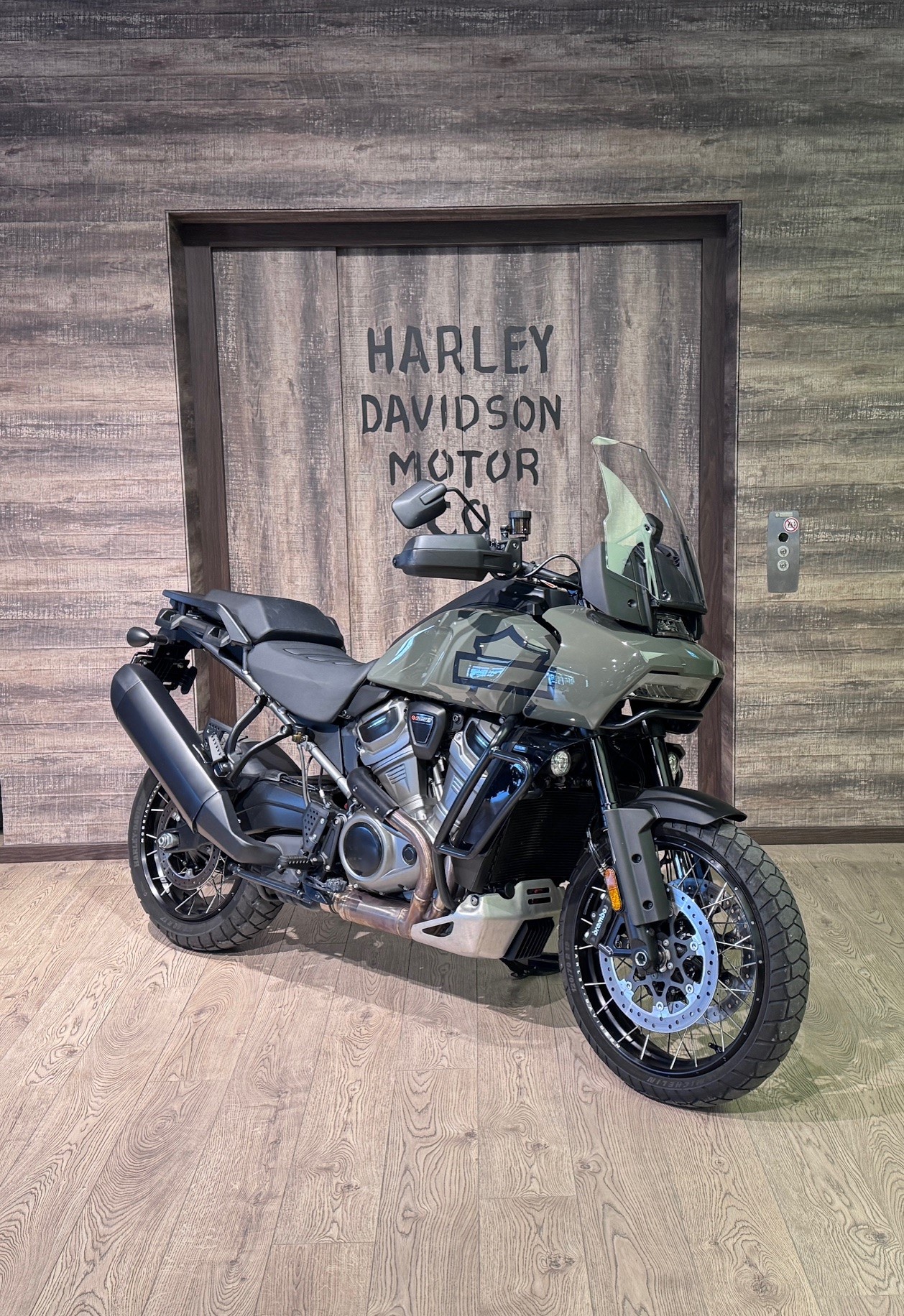 HARLEY-DAVIDSON RA Pan America 1250 Special-image-1
