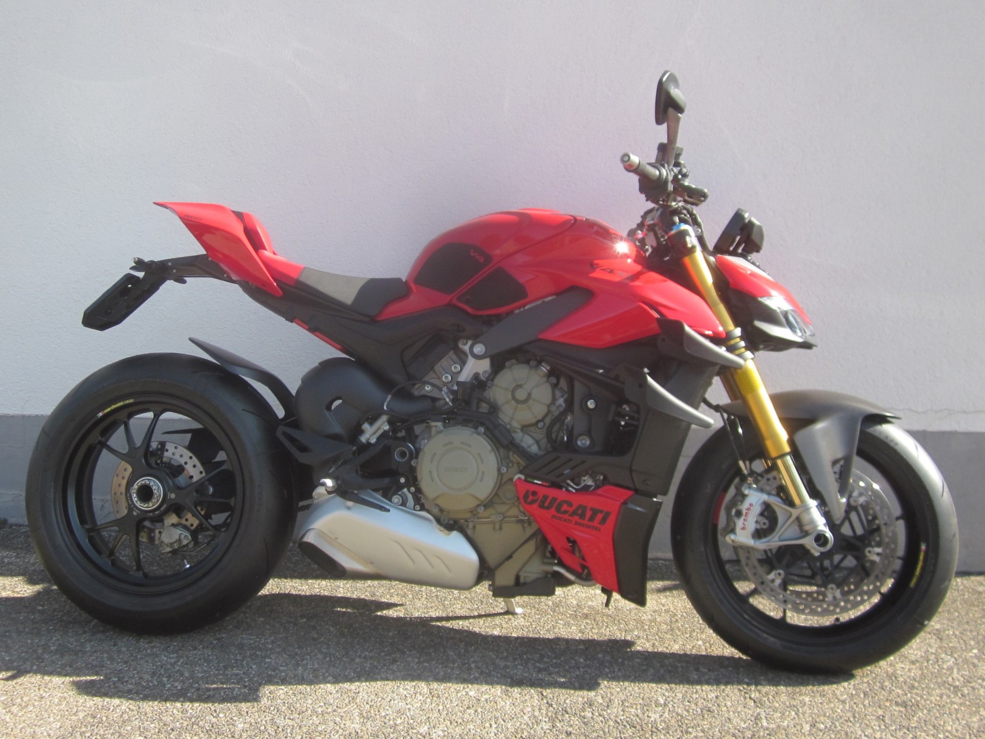 DUCATI Streetfighter V4 S