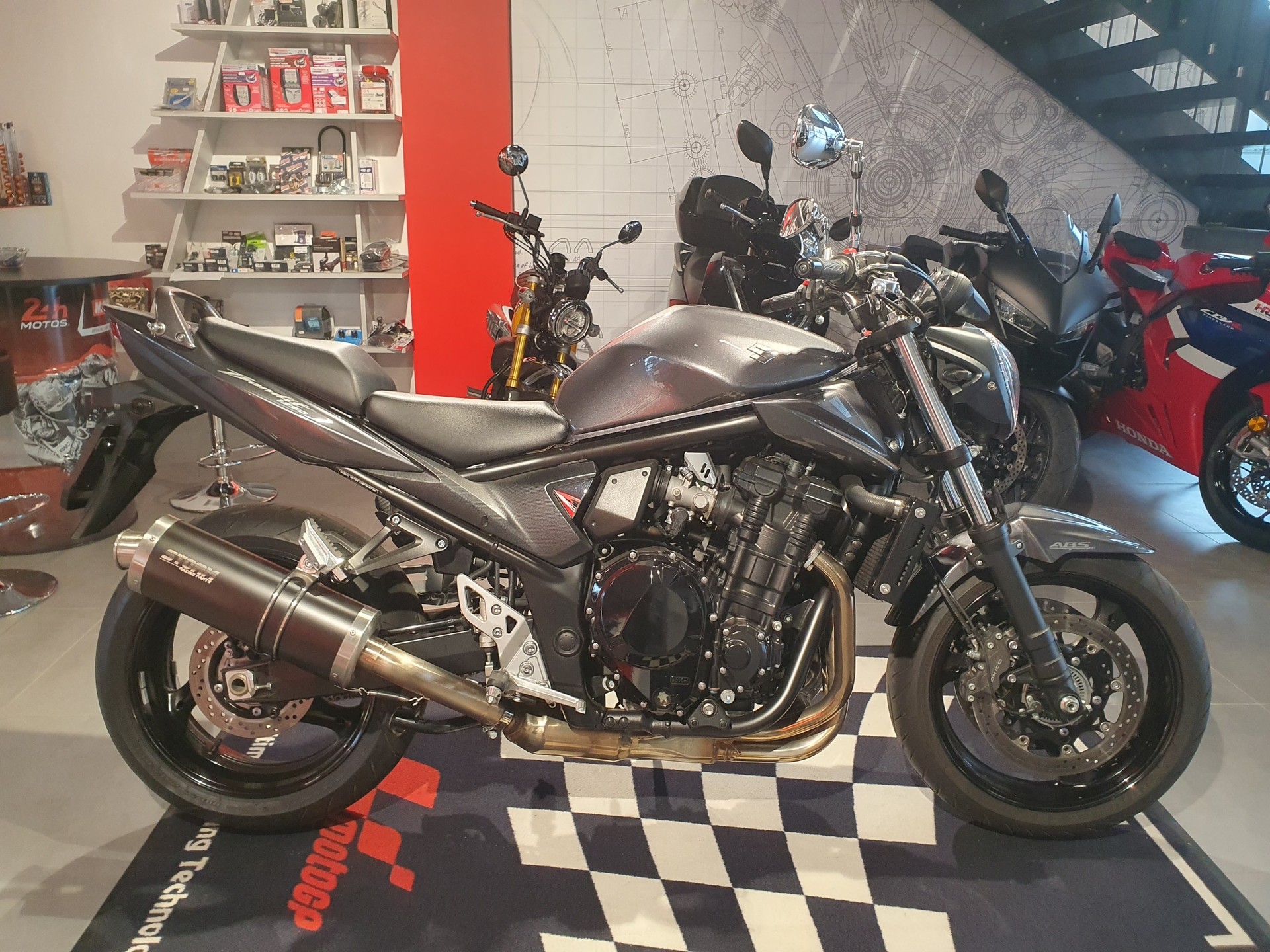 SUZUKI GSF 1250 Bandit ABS L0-showroom-element-1