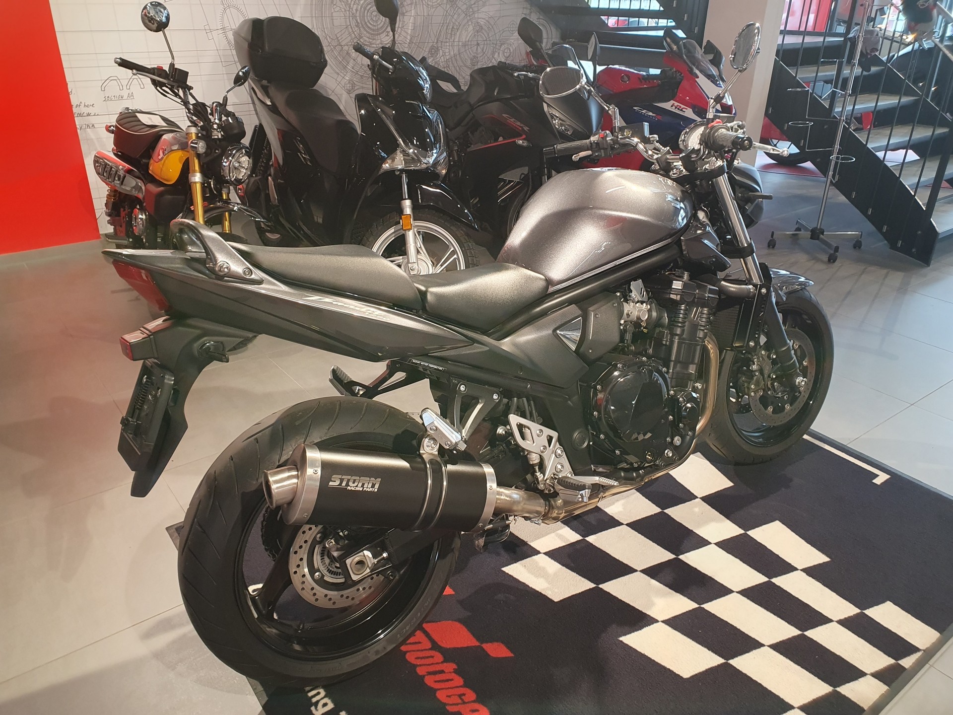 SUZUKI GSF 1250 Bandit ABS L0-showroom-element-2