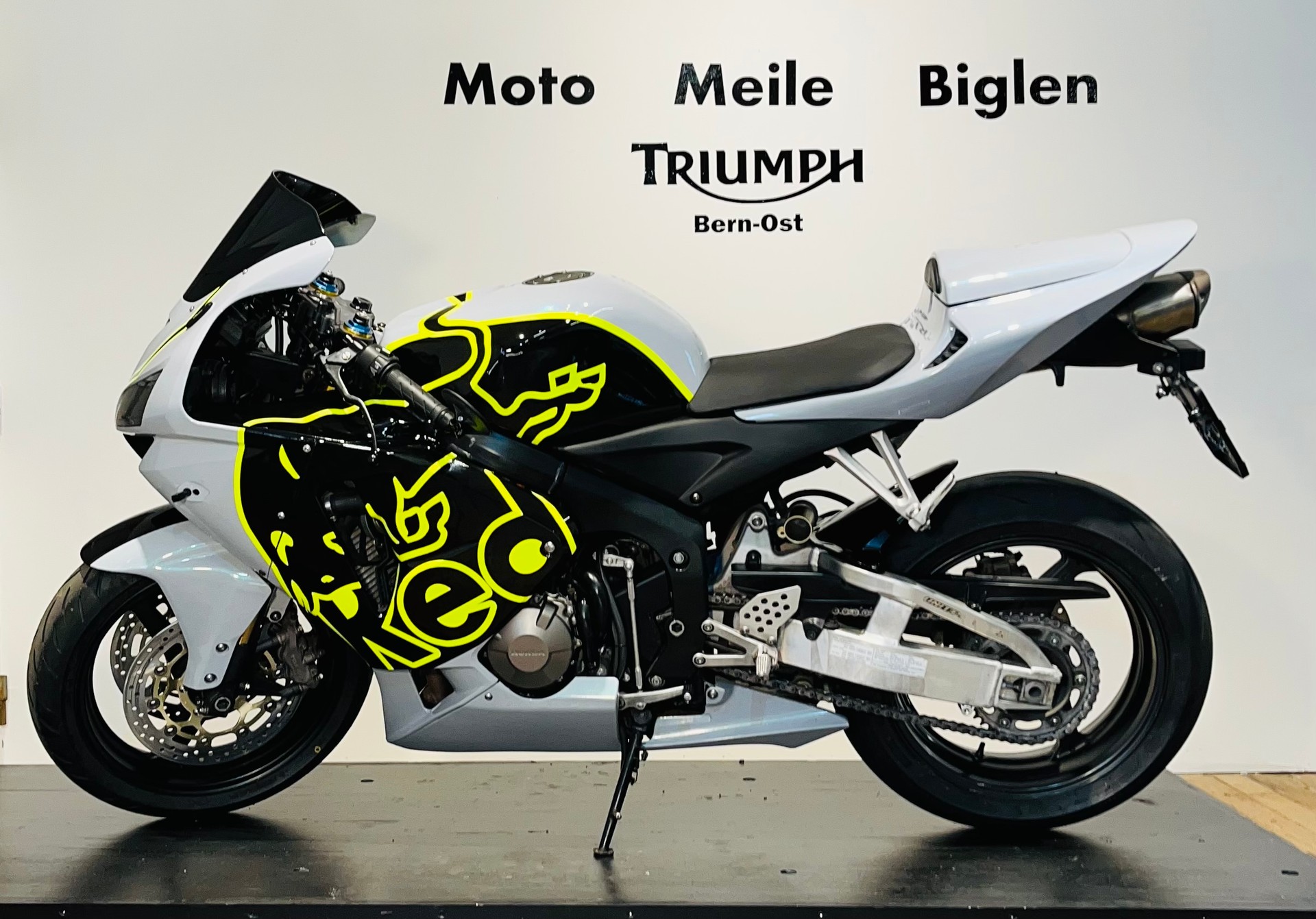 HONDA CBR 600 RR-showroom-element-3