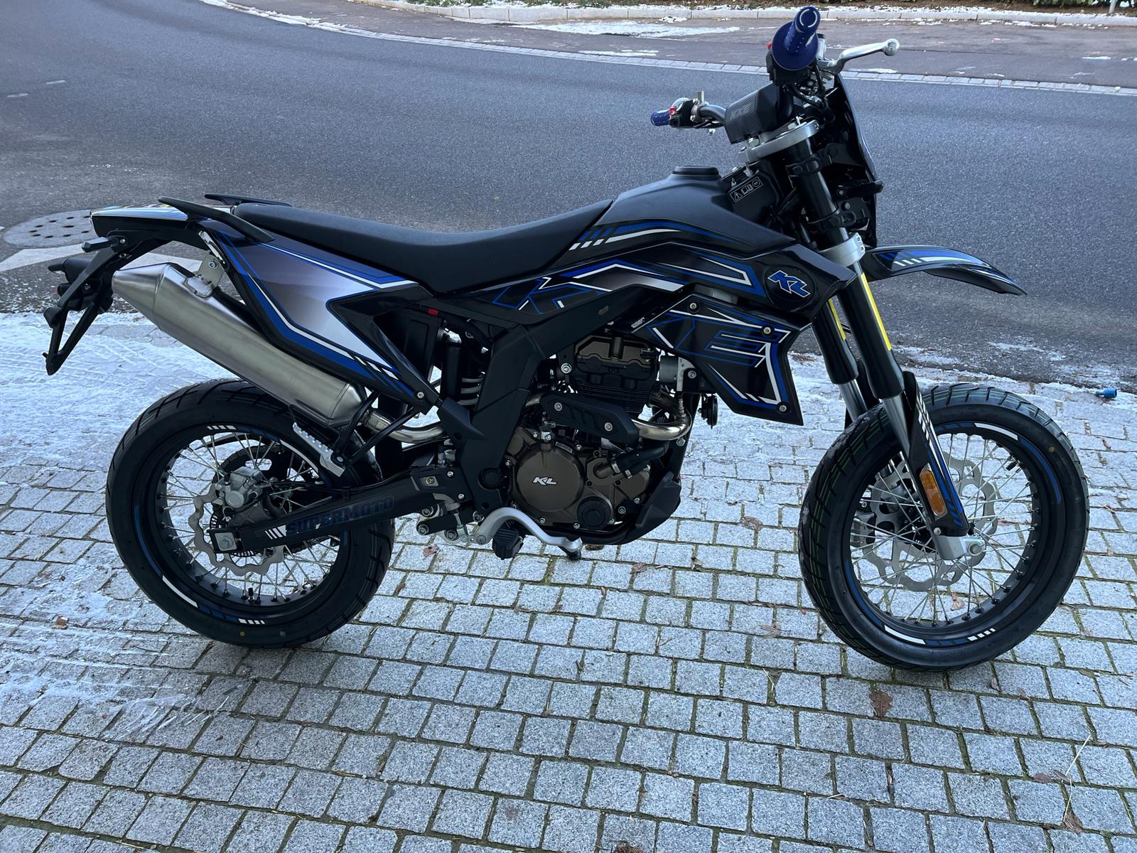 KL 125 Motard