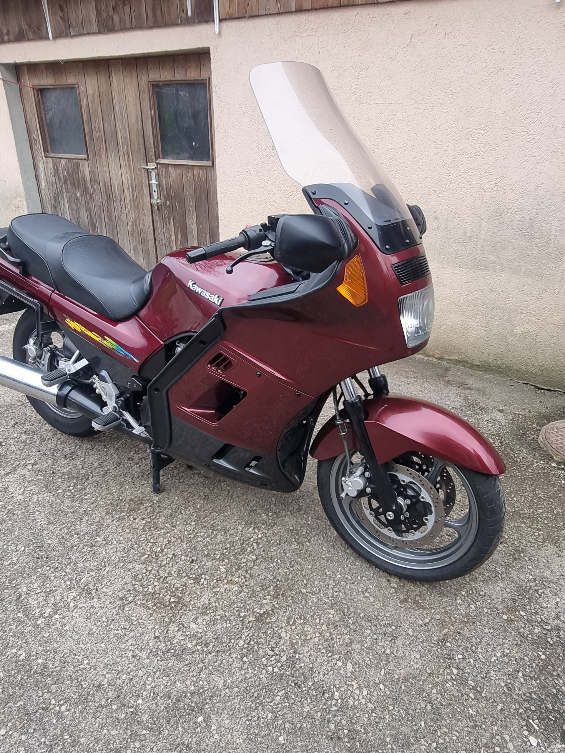 KAWASAKI GTR 1000
