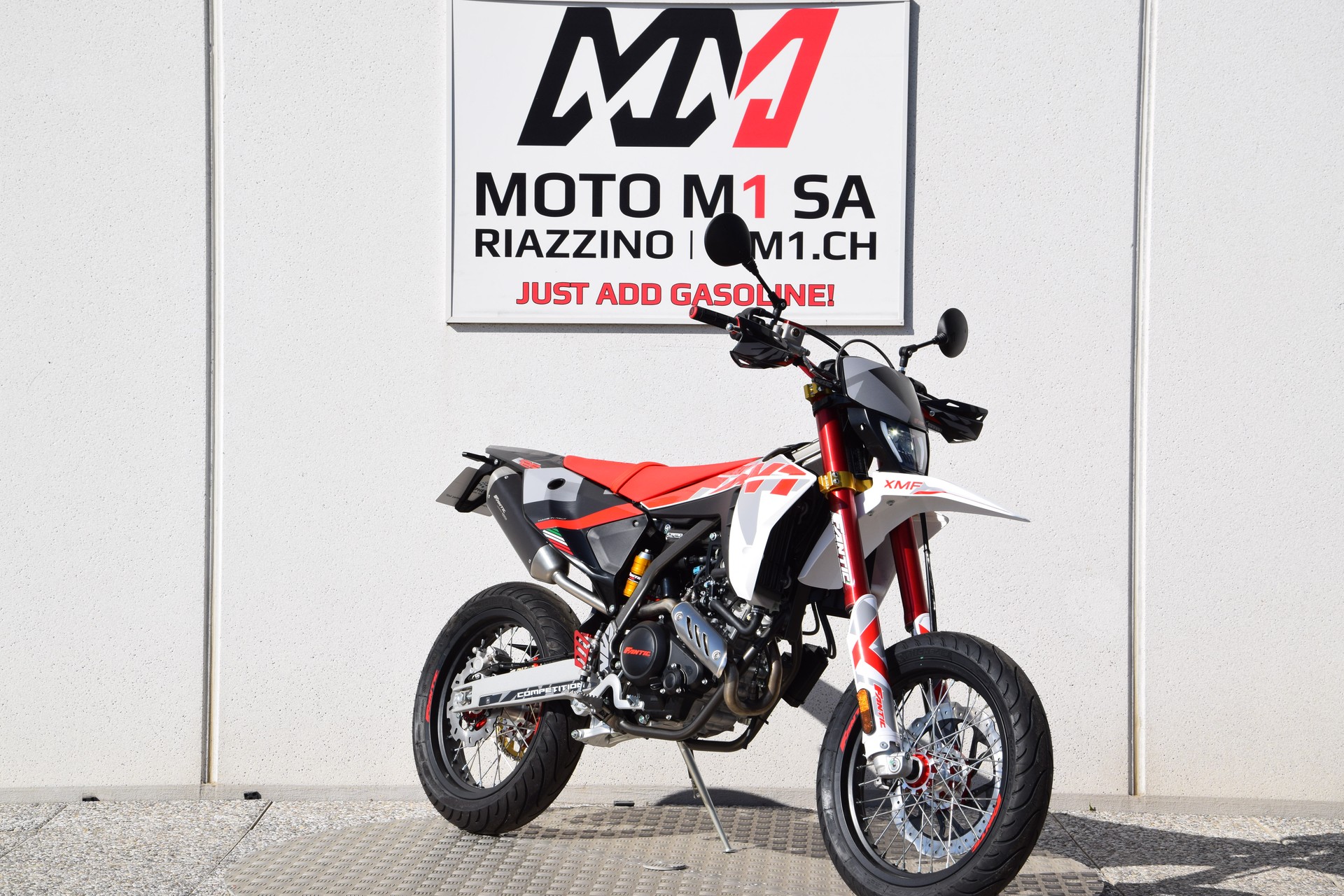FANTIC Motard Competition-showroom-element-1