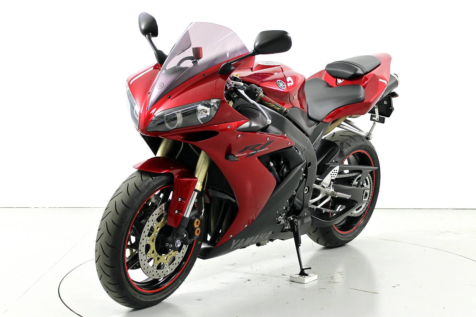 YAMAHA YZF-R1-showroom-element-2