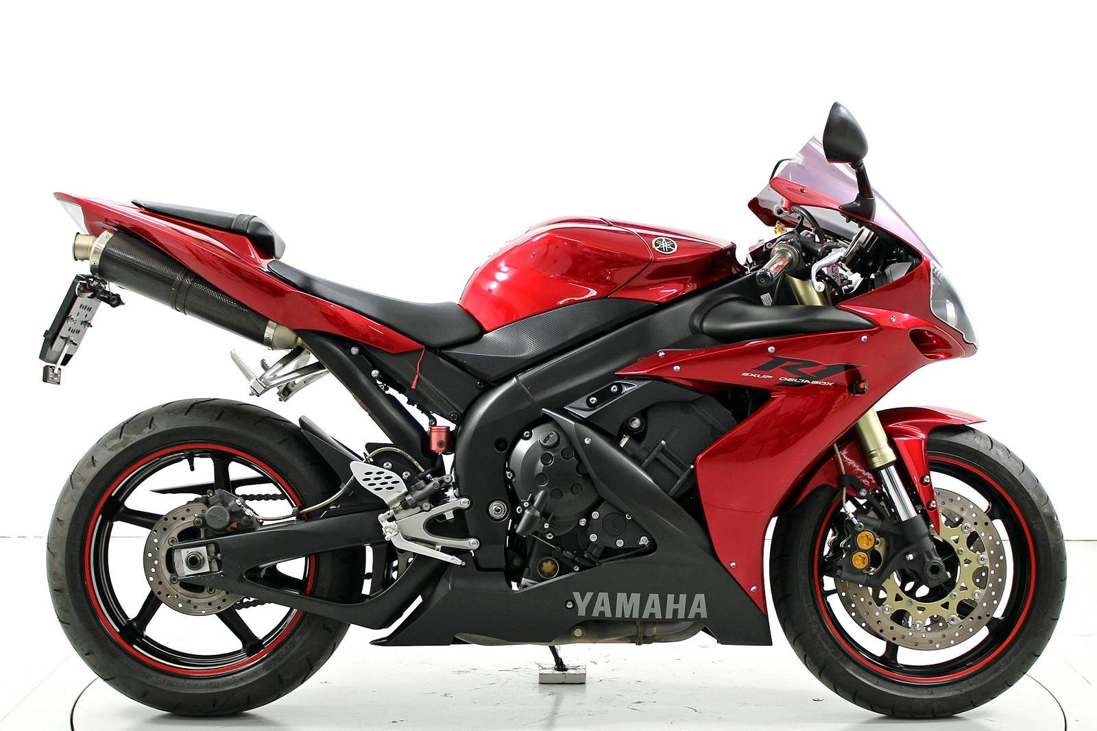 YAMAHA YZF-R1-showroom-element-3