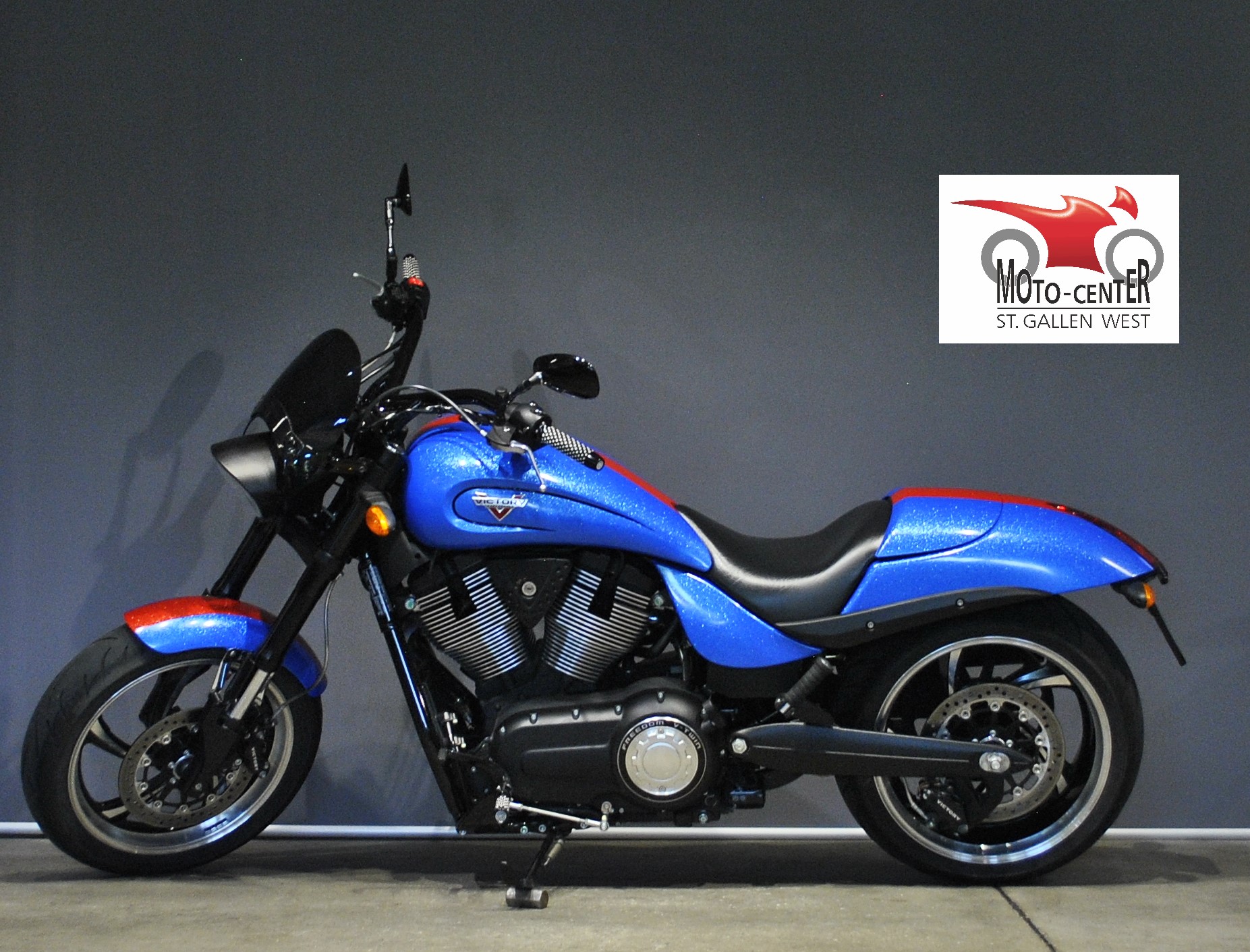 VICTORY Hammer 8Ball-showroom-element-2