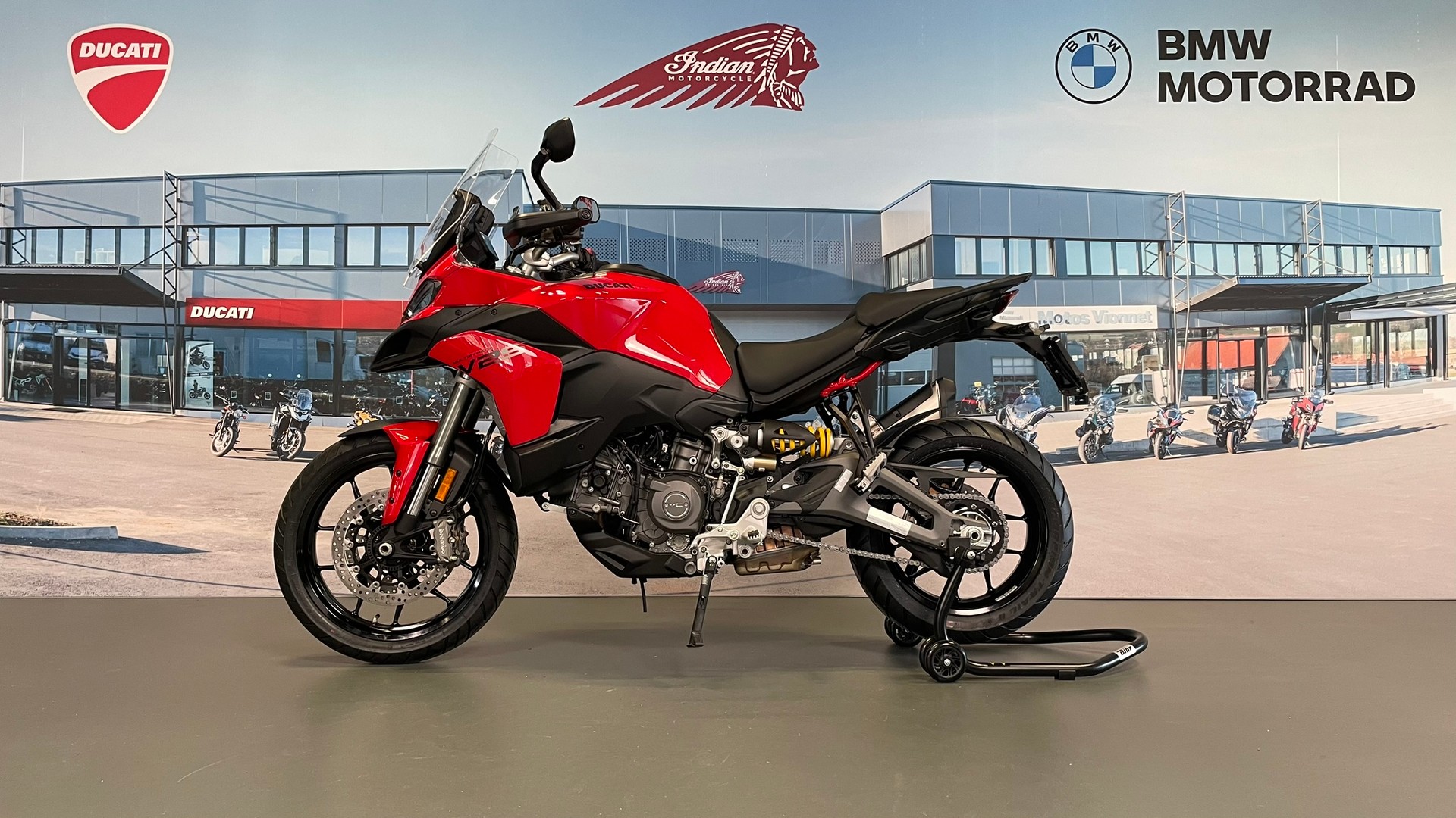 DUCATI Multistrada V2S-showroom-element-3