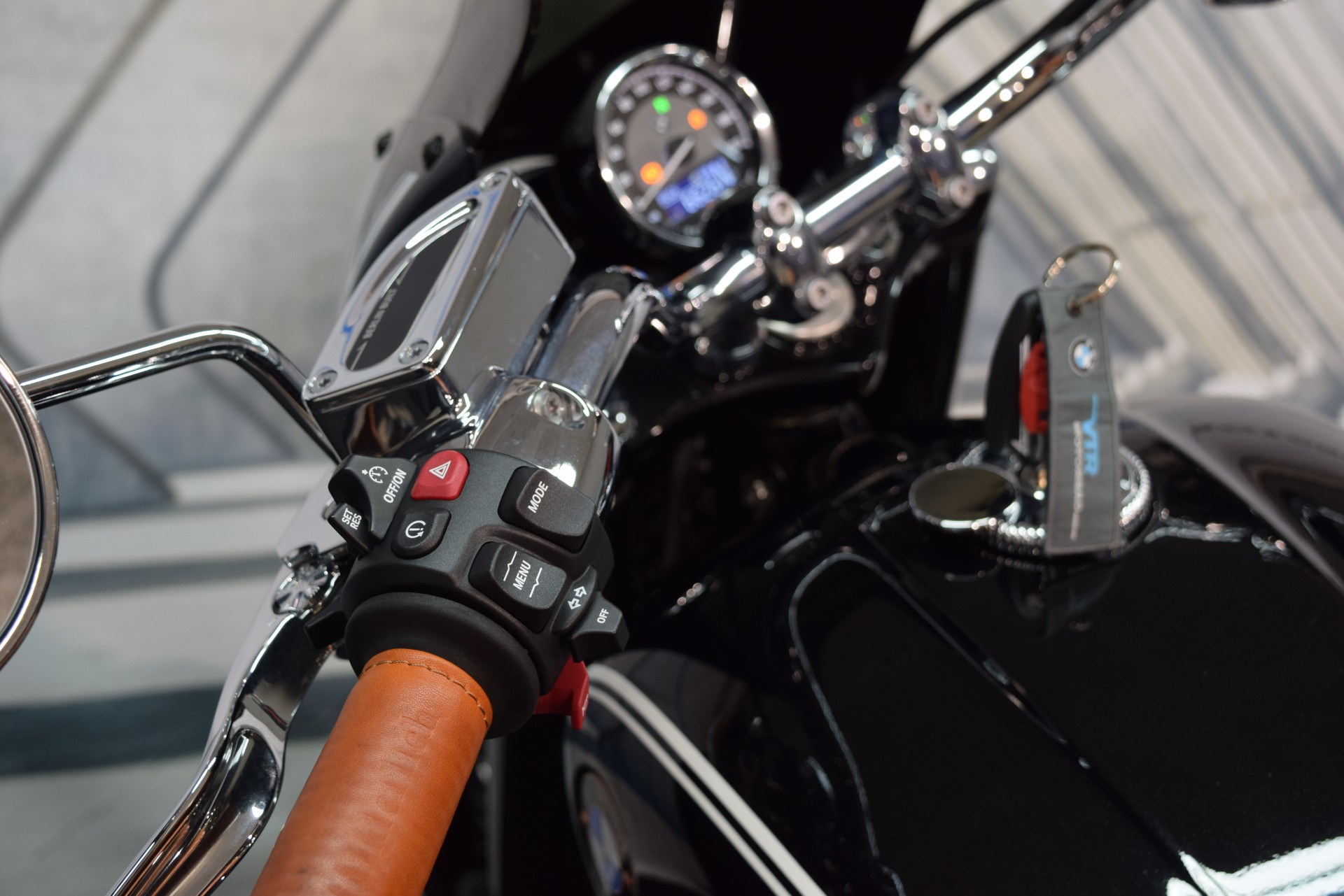 BMW R 18 frisch ab Service & neu bereift-image-6