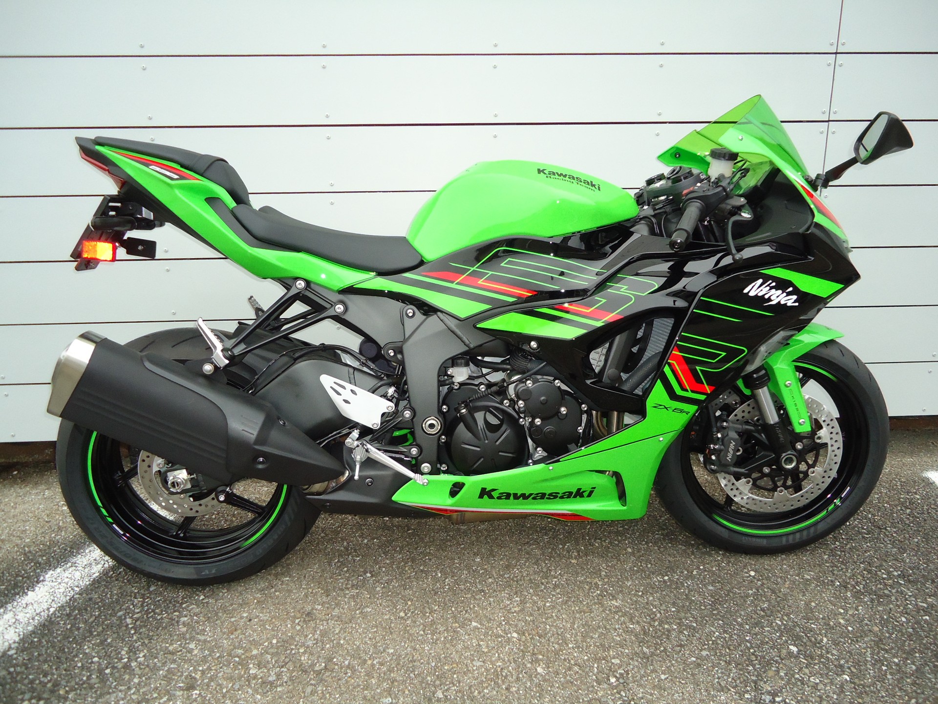 KAWASAKI Ninja ZX-6R