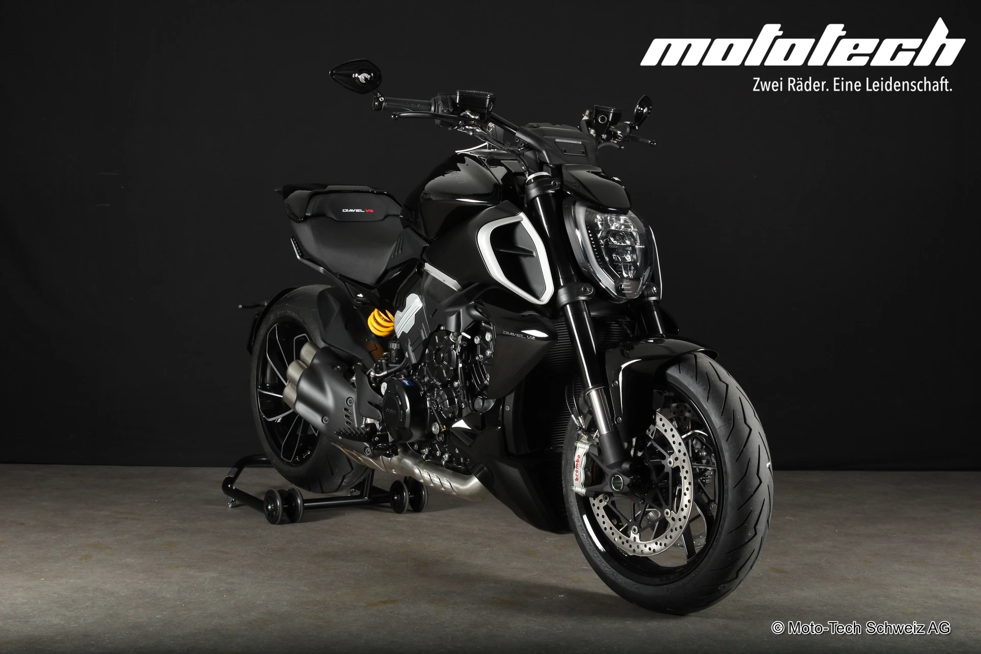DUCATI Diavel V4 *GET READY Ab 3.90% Leasing*-showroom-element-1