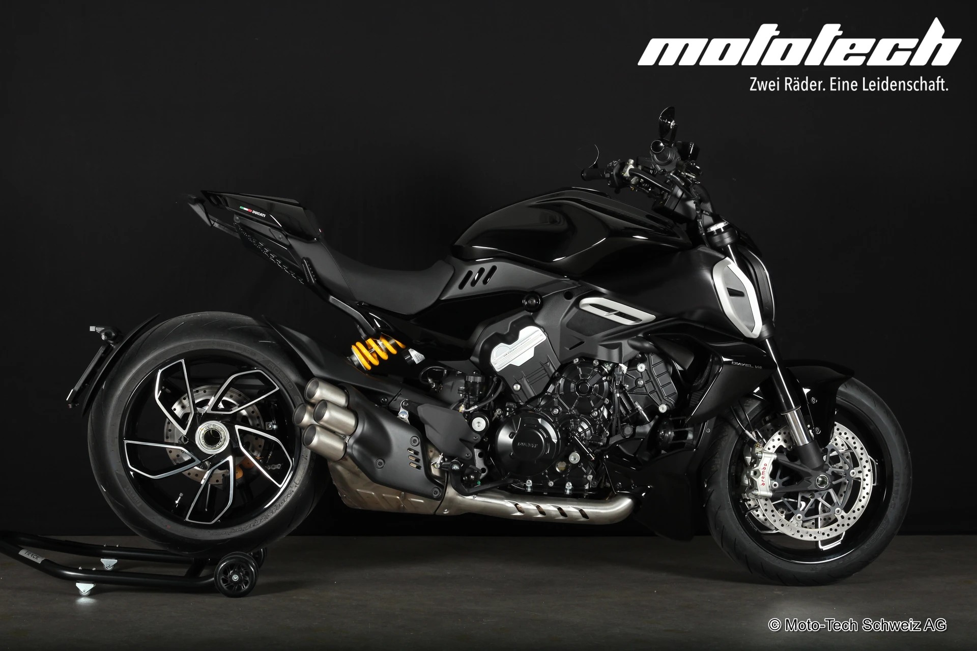 DUCATI Diavel V4 *GET READY Ab 3.90% Leasing*-showroom-element-2