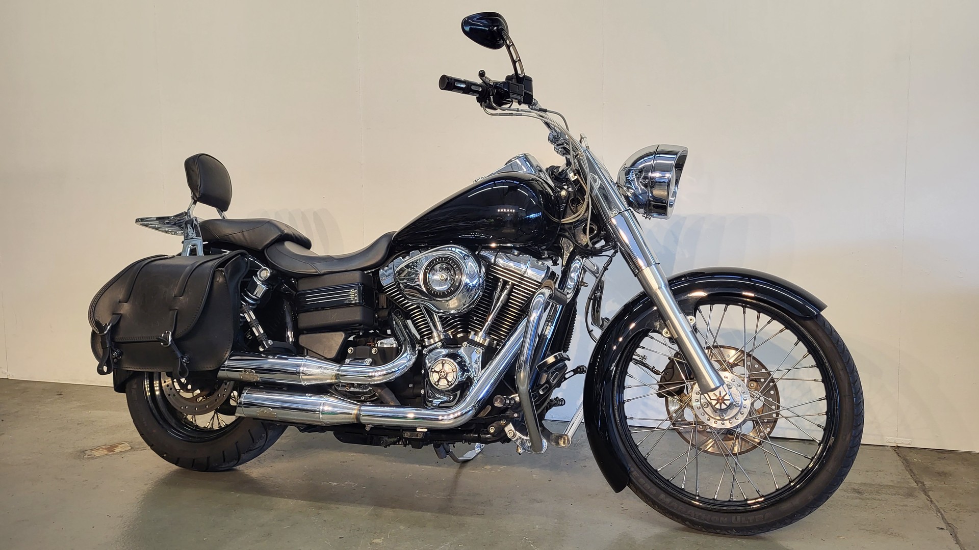 HARLEY-DAVIDSON FXDB Dyna Street Bob ABS-showroom-element-2