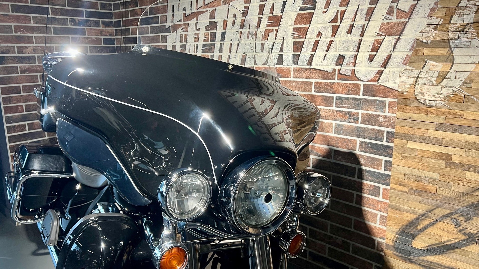HARLEY-DAVIDSON FLHTK Electra Glide Ultra Limited-showroom-element-2