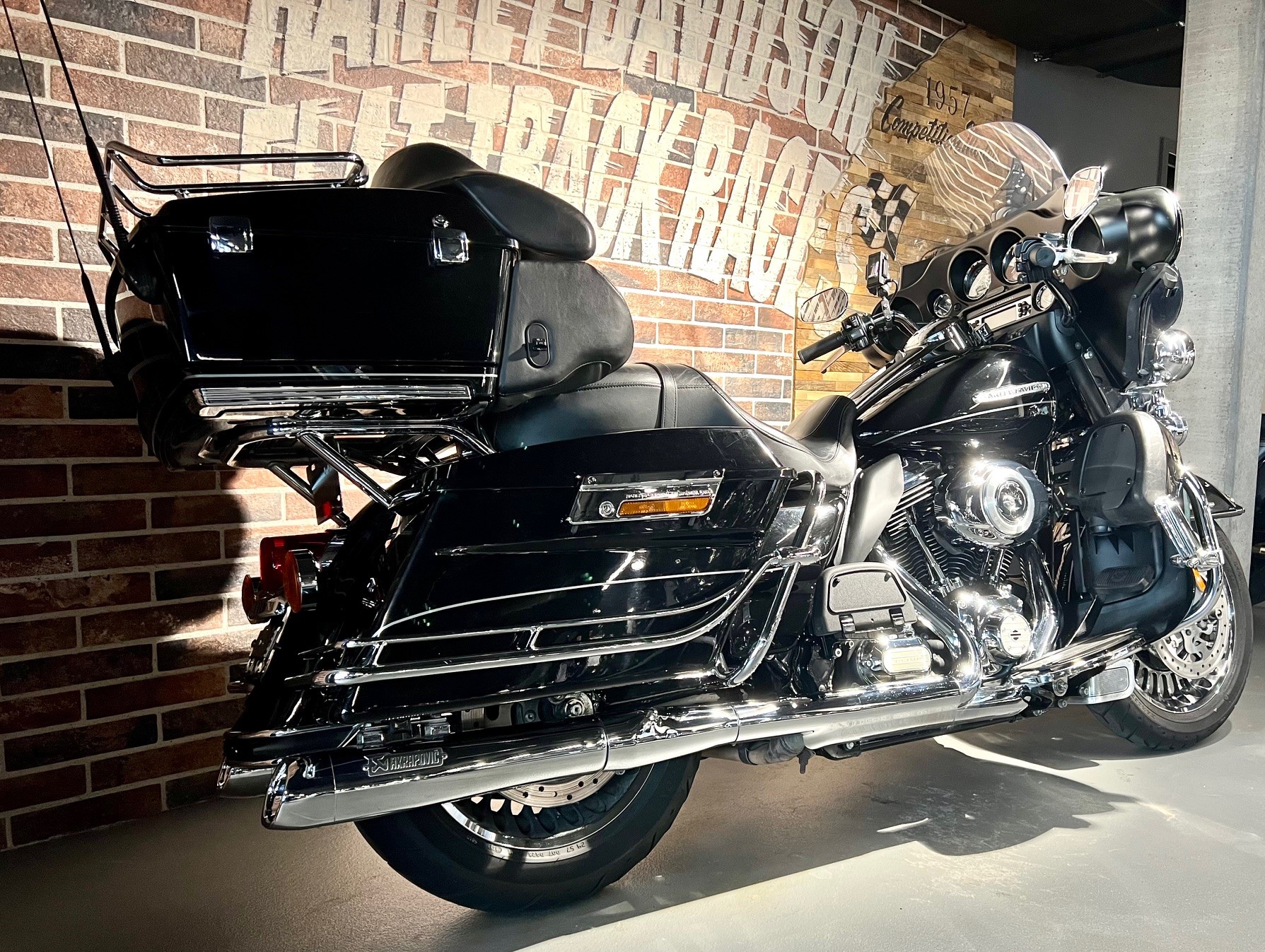 HARLEY-DAVIDSON FLHTK Electra Glide Ultra Limited-showroom-element-1