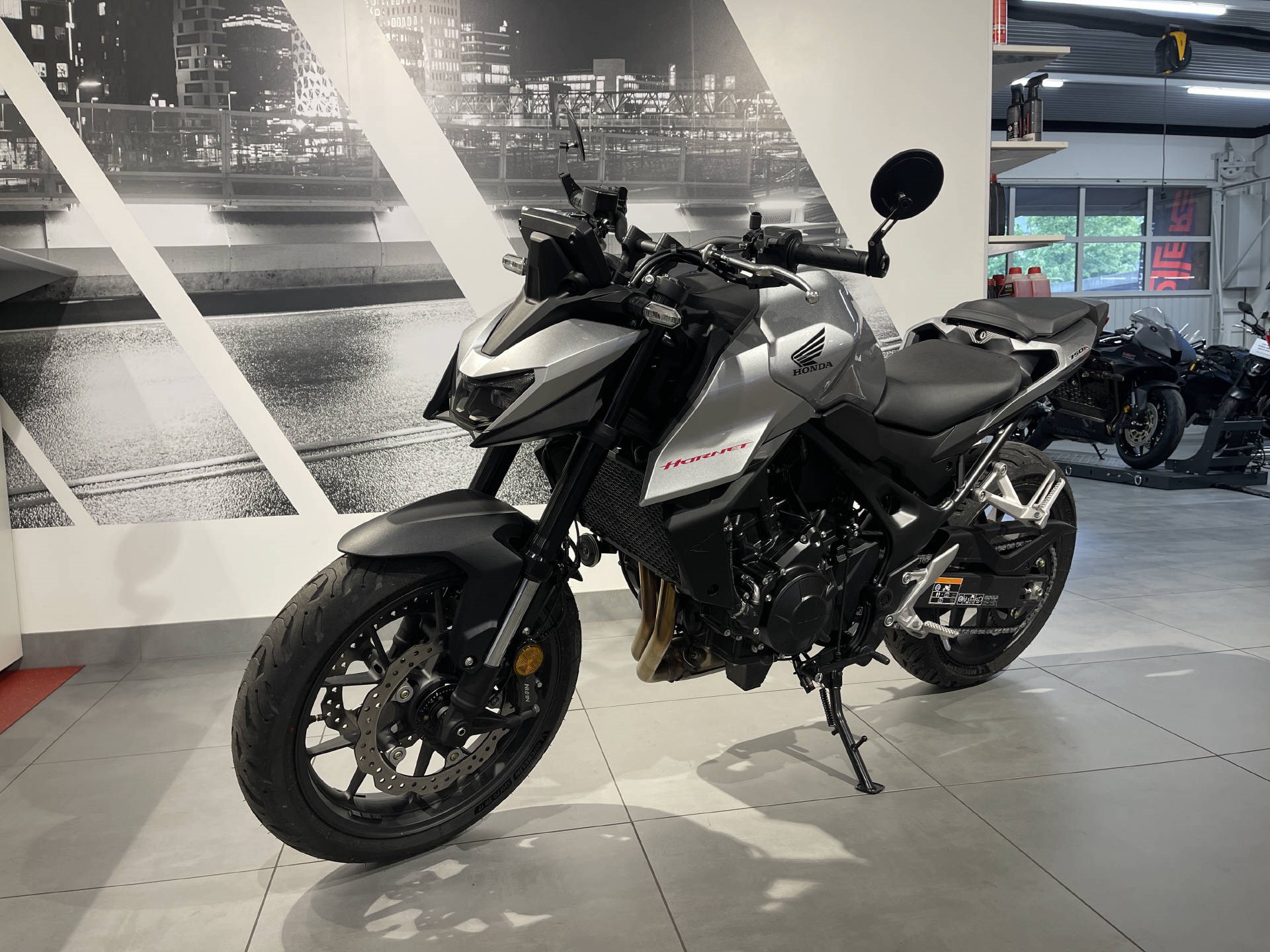 HONDA CB750 Hornet 35 KW-showroom-element-3