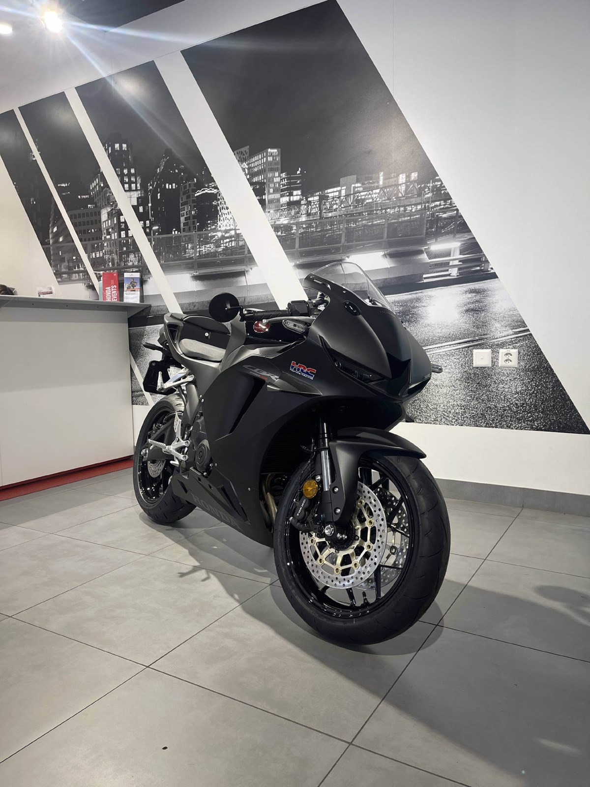 HONDA CBR 600 RR ABS-showroom-element-1