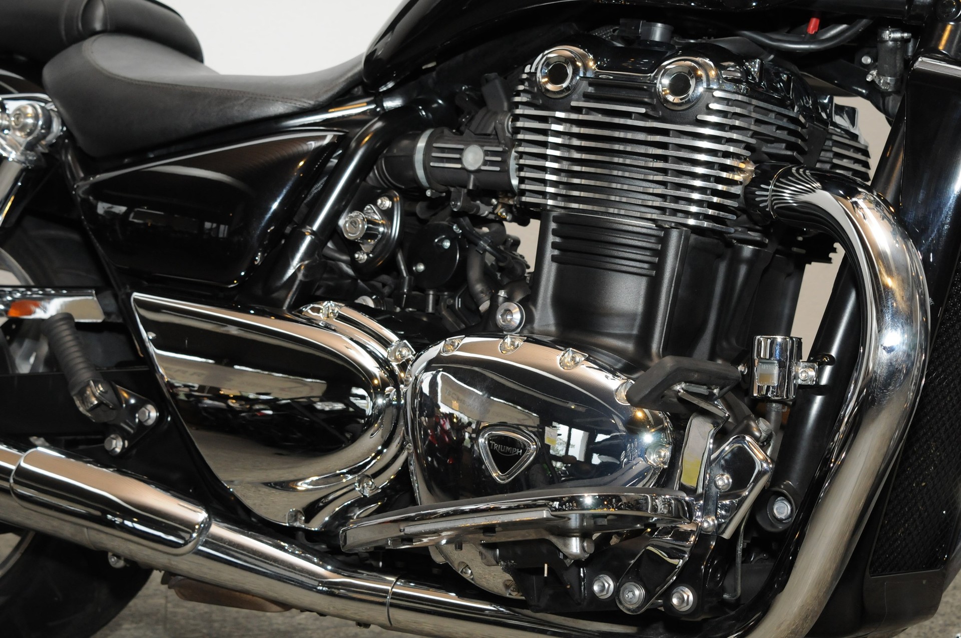 TRIUMPH Thunderbird 1600 ABS-showroom-element-3