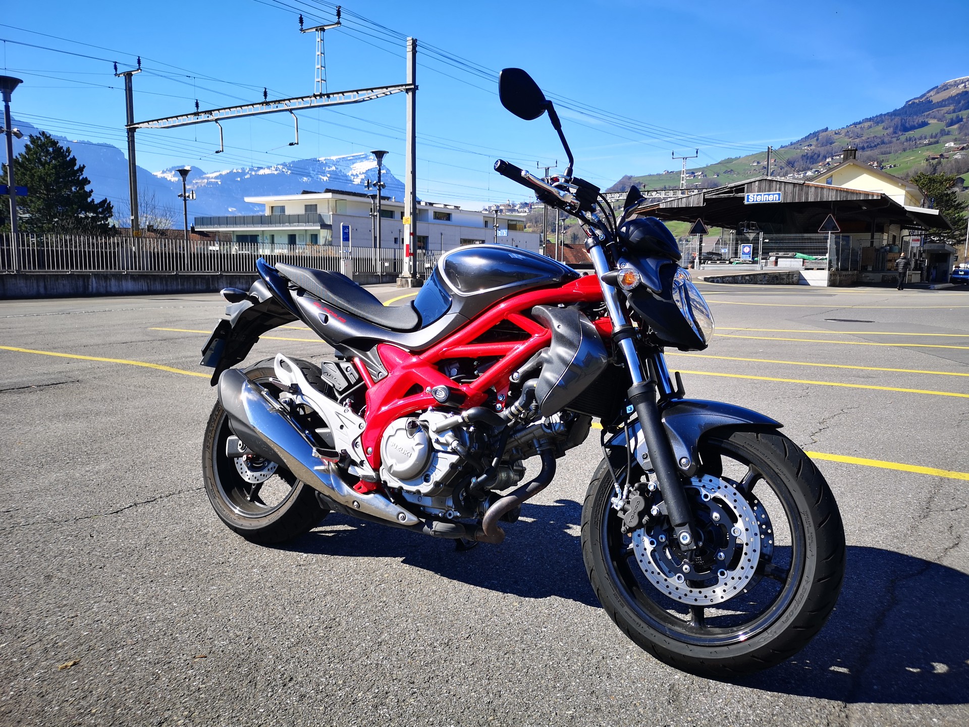 SUZUKI SFV 650 A