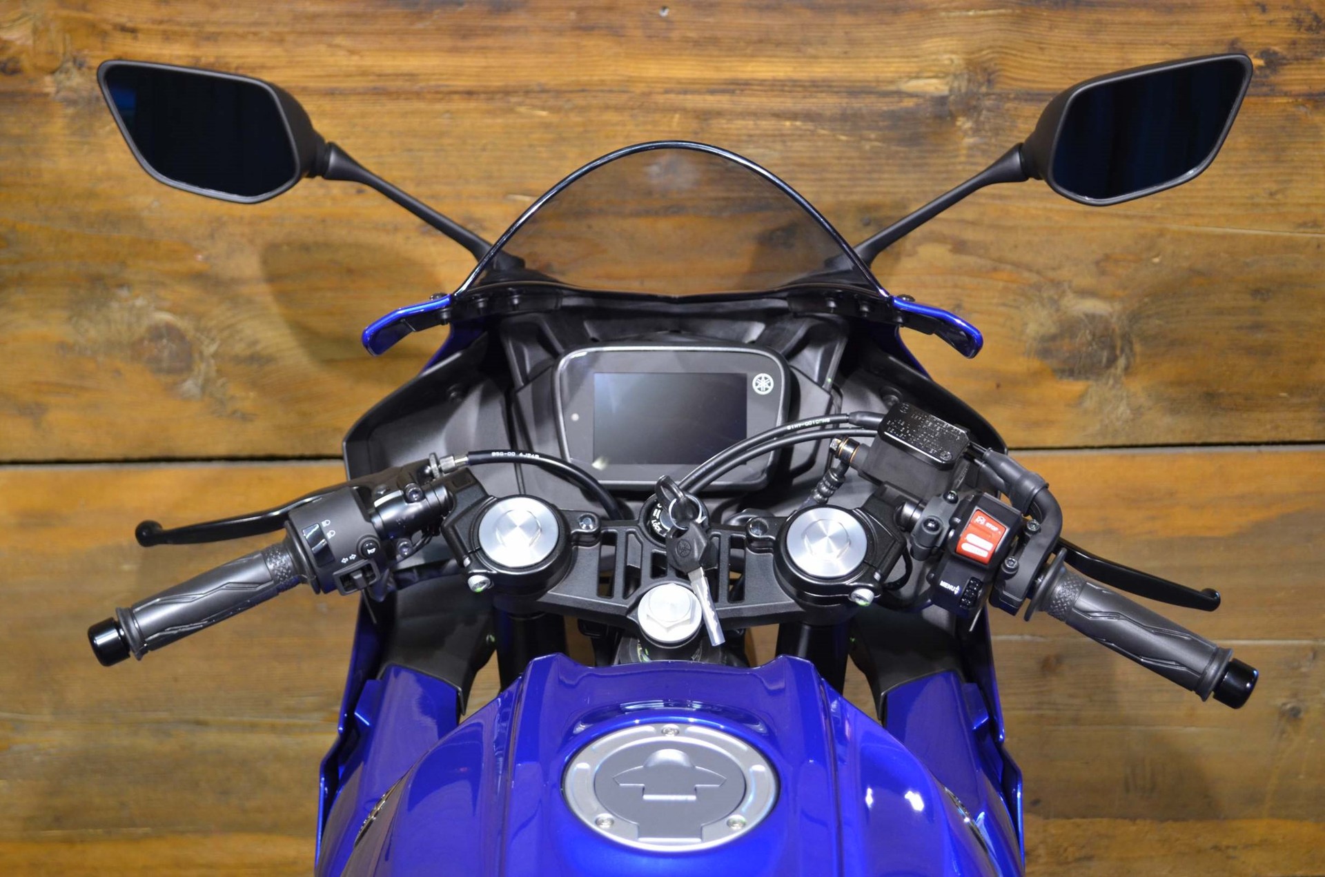 YAMAHA YZF-R 125-showroom-element-2