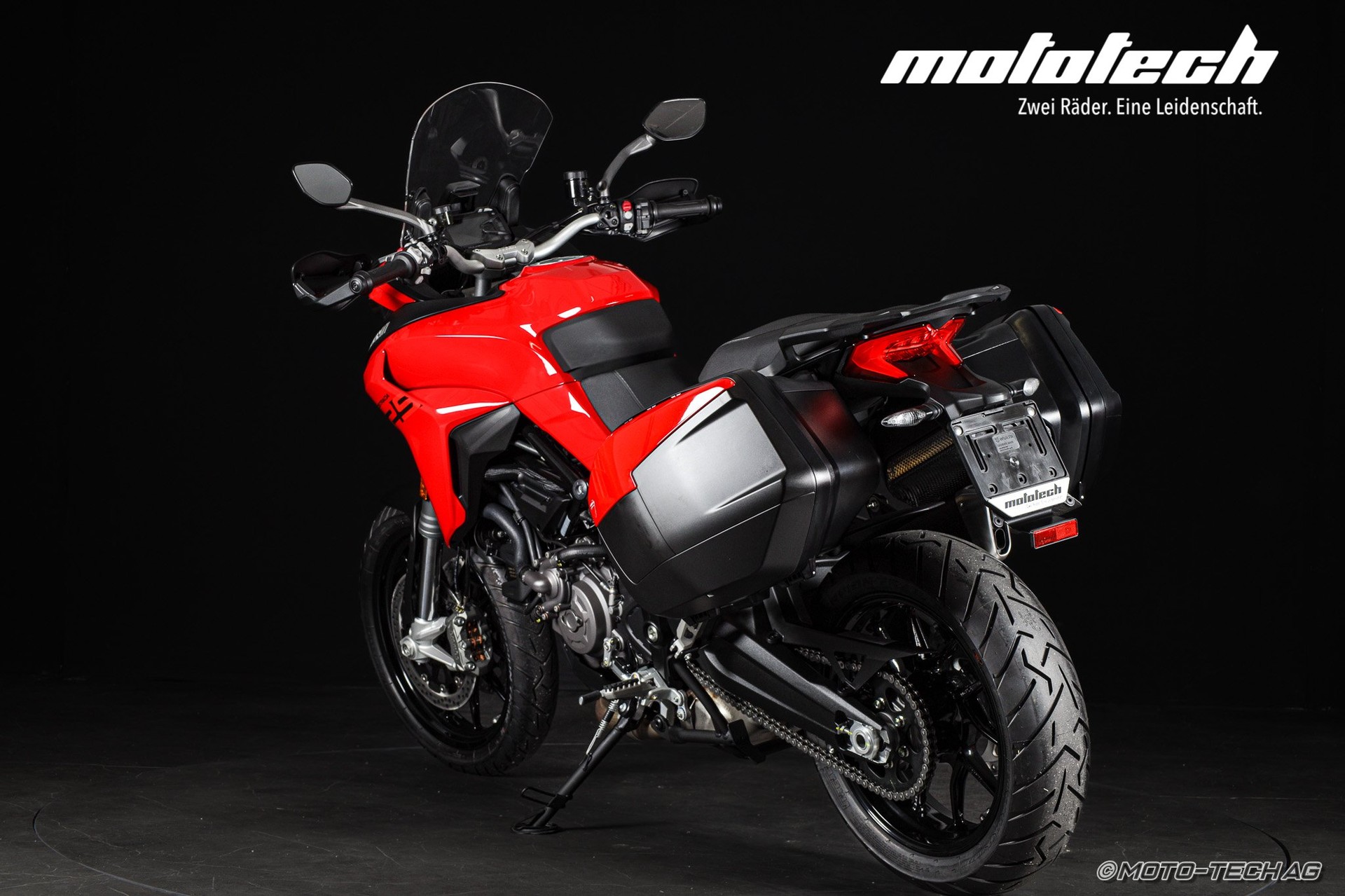 DUCATI Multistrada V2 S Touring ***GET READY LEASING AB  3.9% ***-showroom-element-3