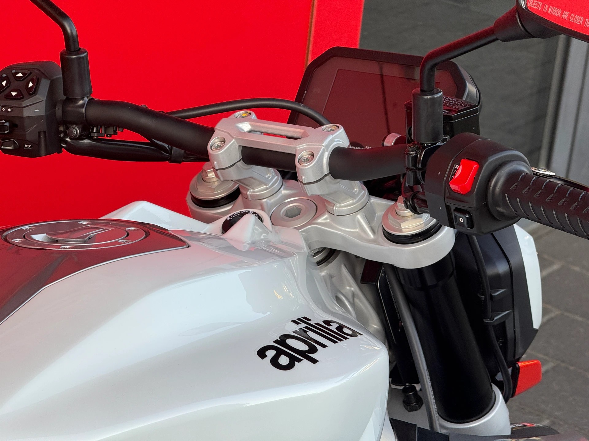 APRILIA Tuono 457-image-8