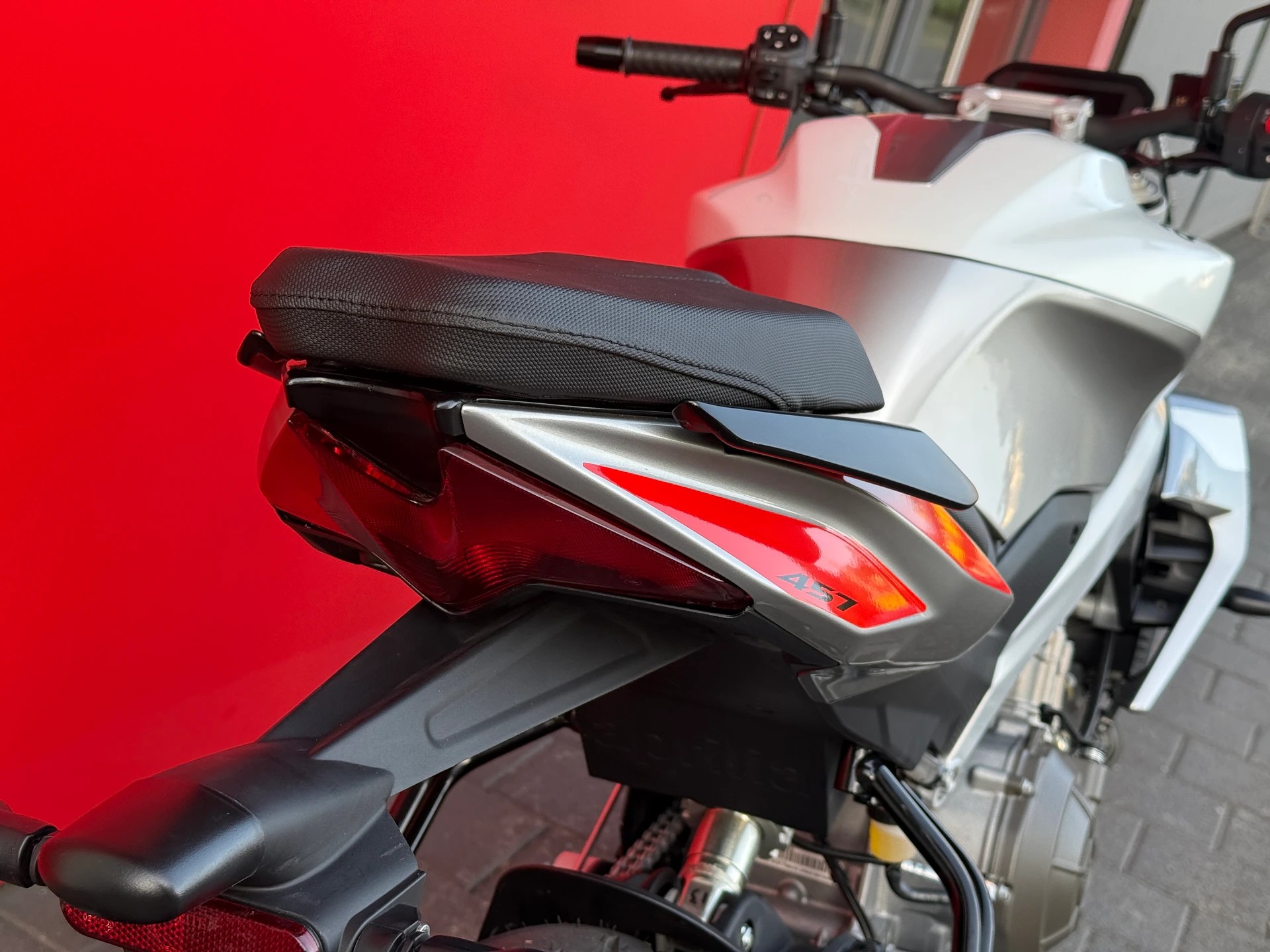 APRILIA Tuono 457-image-12